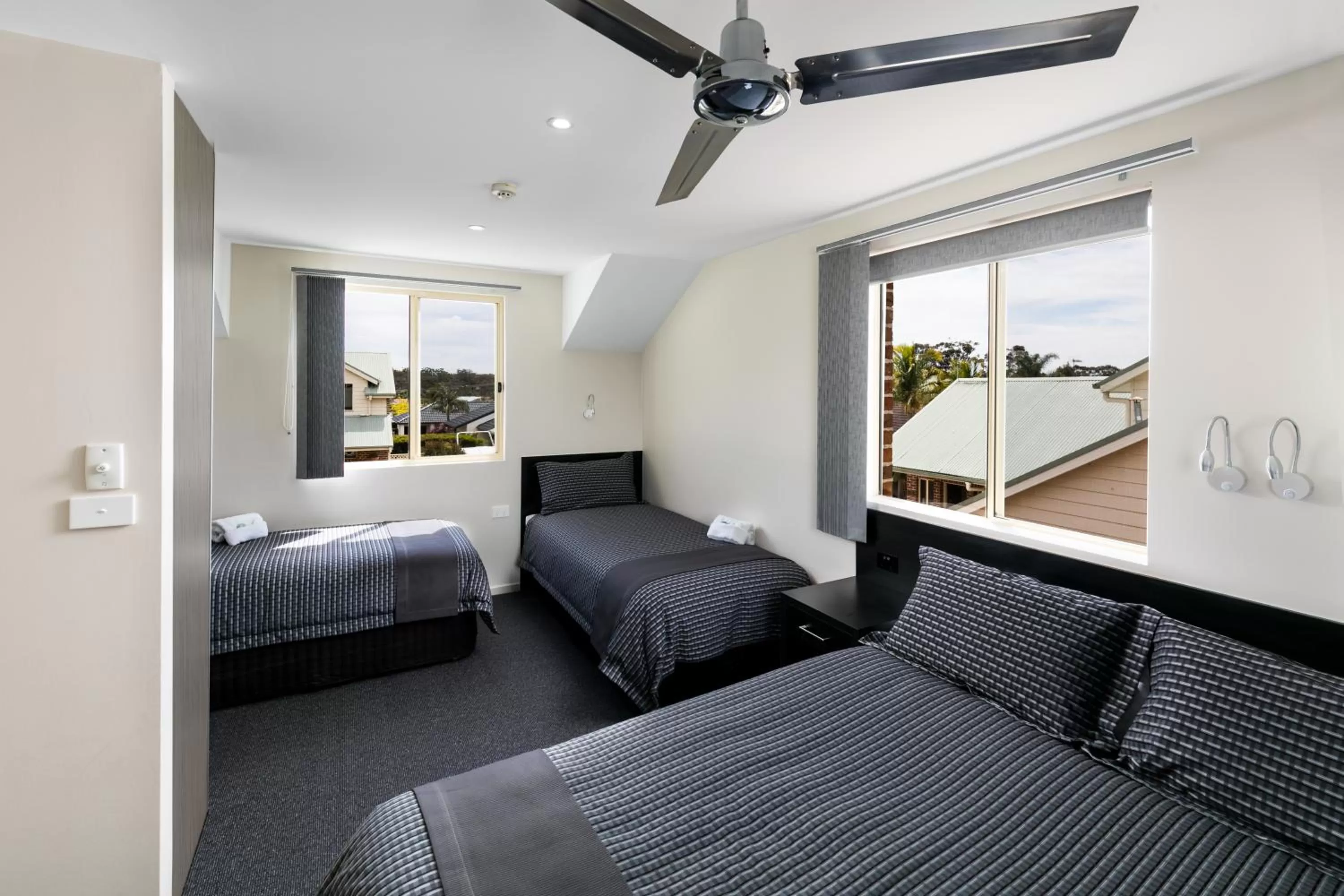 Bedroom, Bed in Dolphin Shores