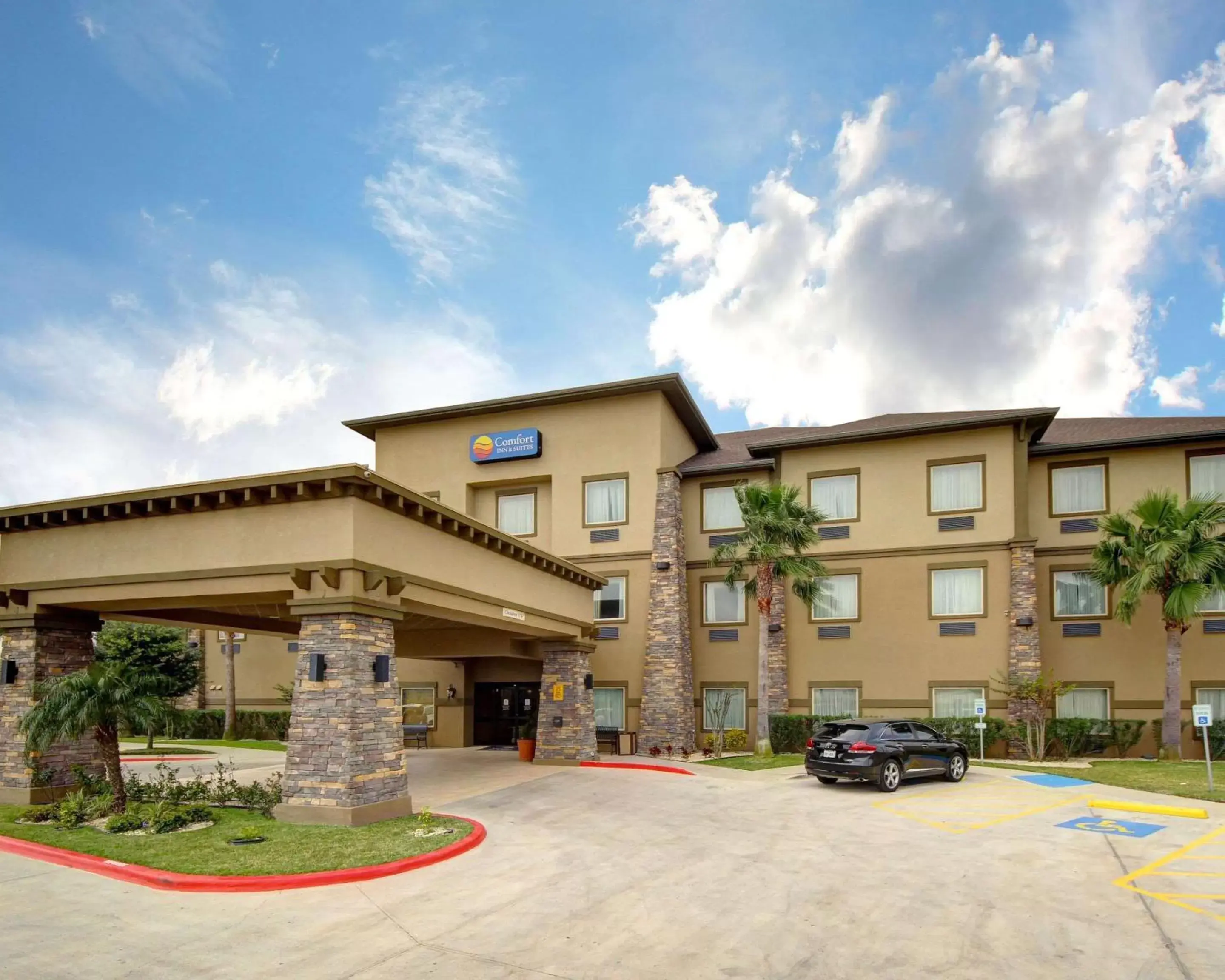 Property Building in Comfort Inn & Suites Donna near I-2