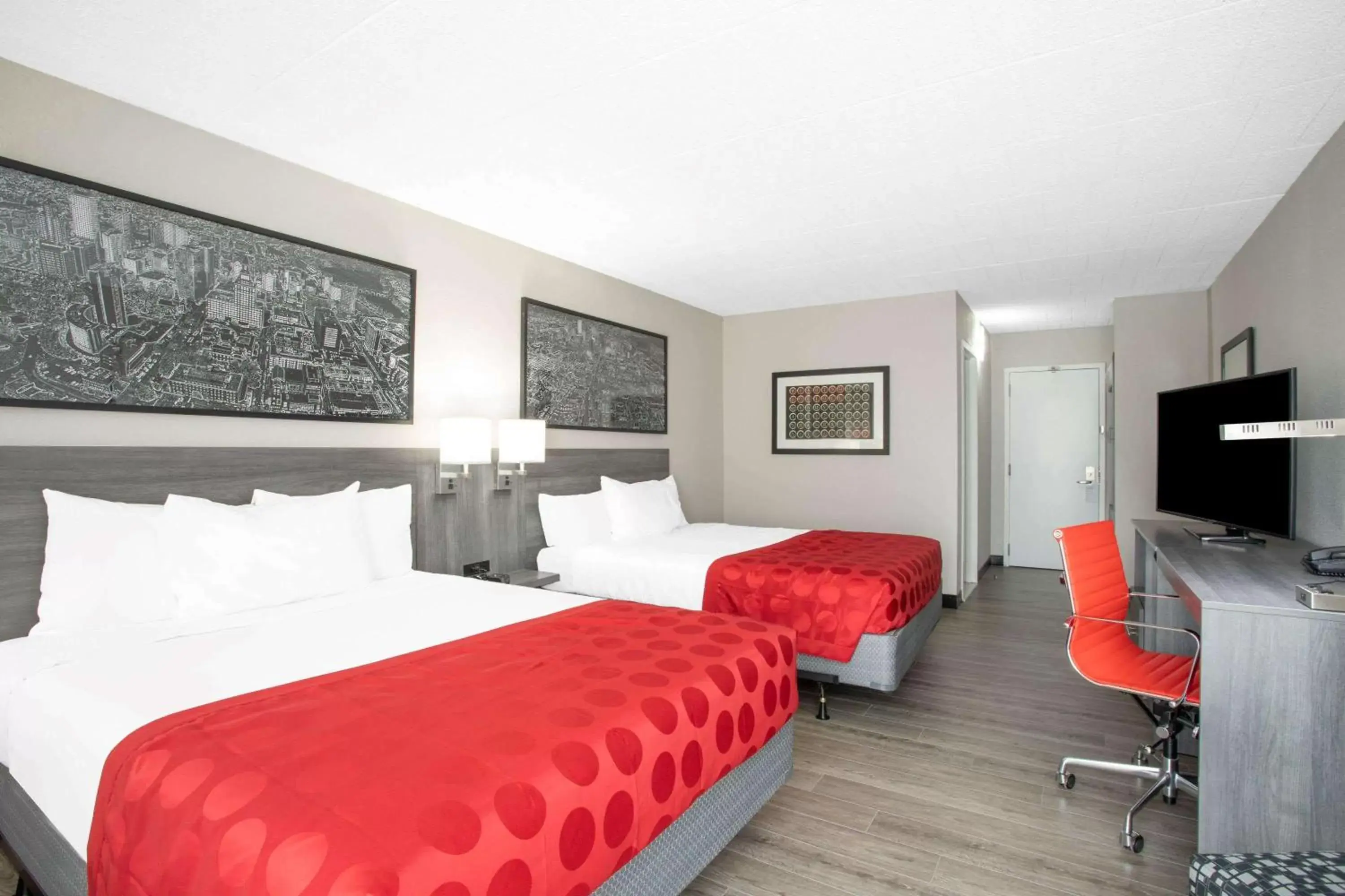 Queen Room with Two Queen Beds and Roll-In Shower - Mobility Access/Non-Smoking in Ramada by Wyndham Hartford North - Bradley Airport Queen Room with Two Queen Beds and Roll-In Shower - Mobility Access/Non-Smoking in Ramada by Wyndham Hartford North - Bradley Airport