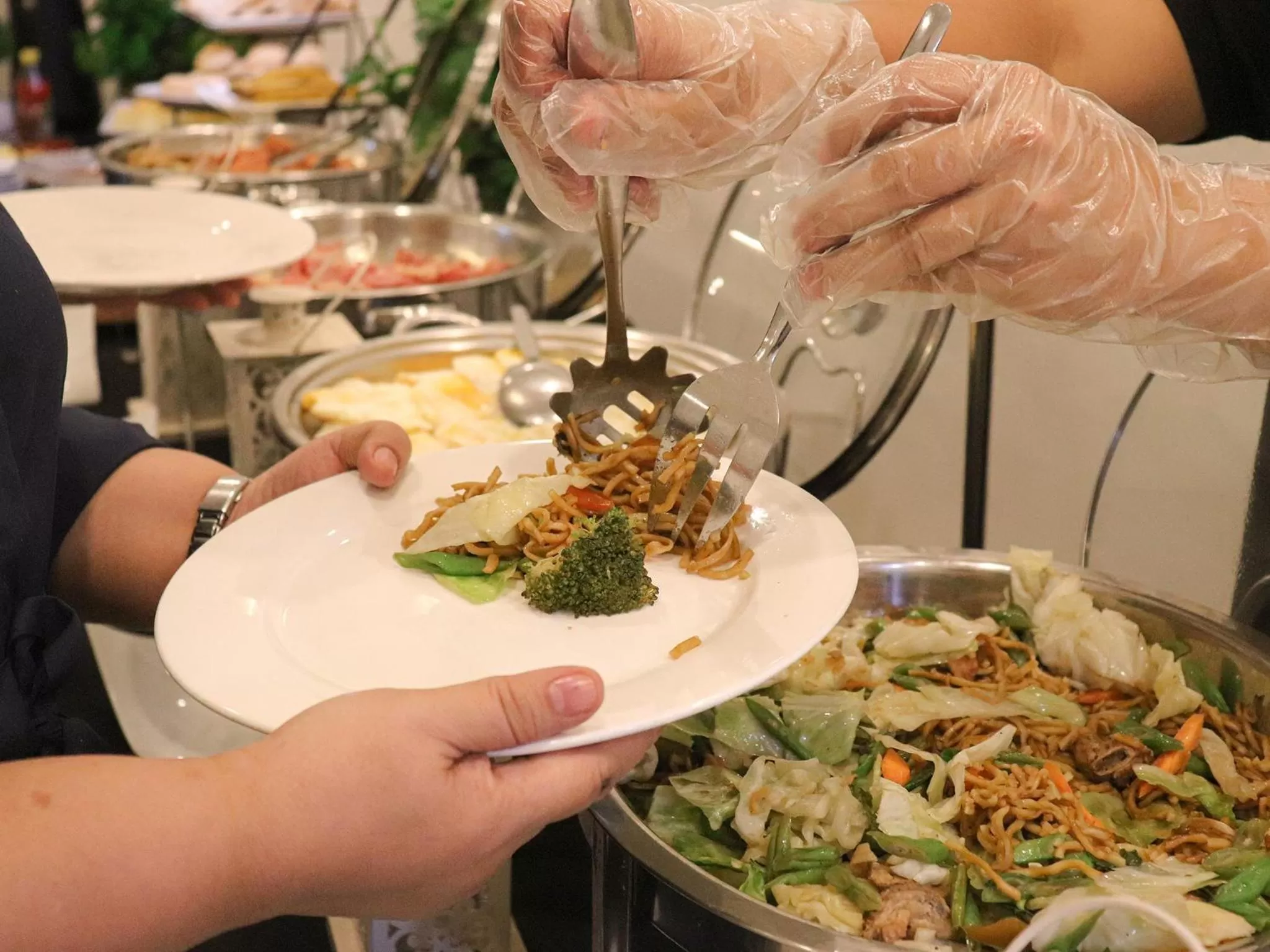 People in Go Hotels Manila Airport Road