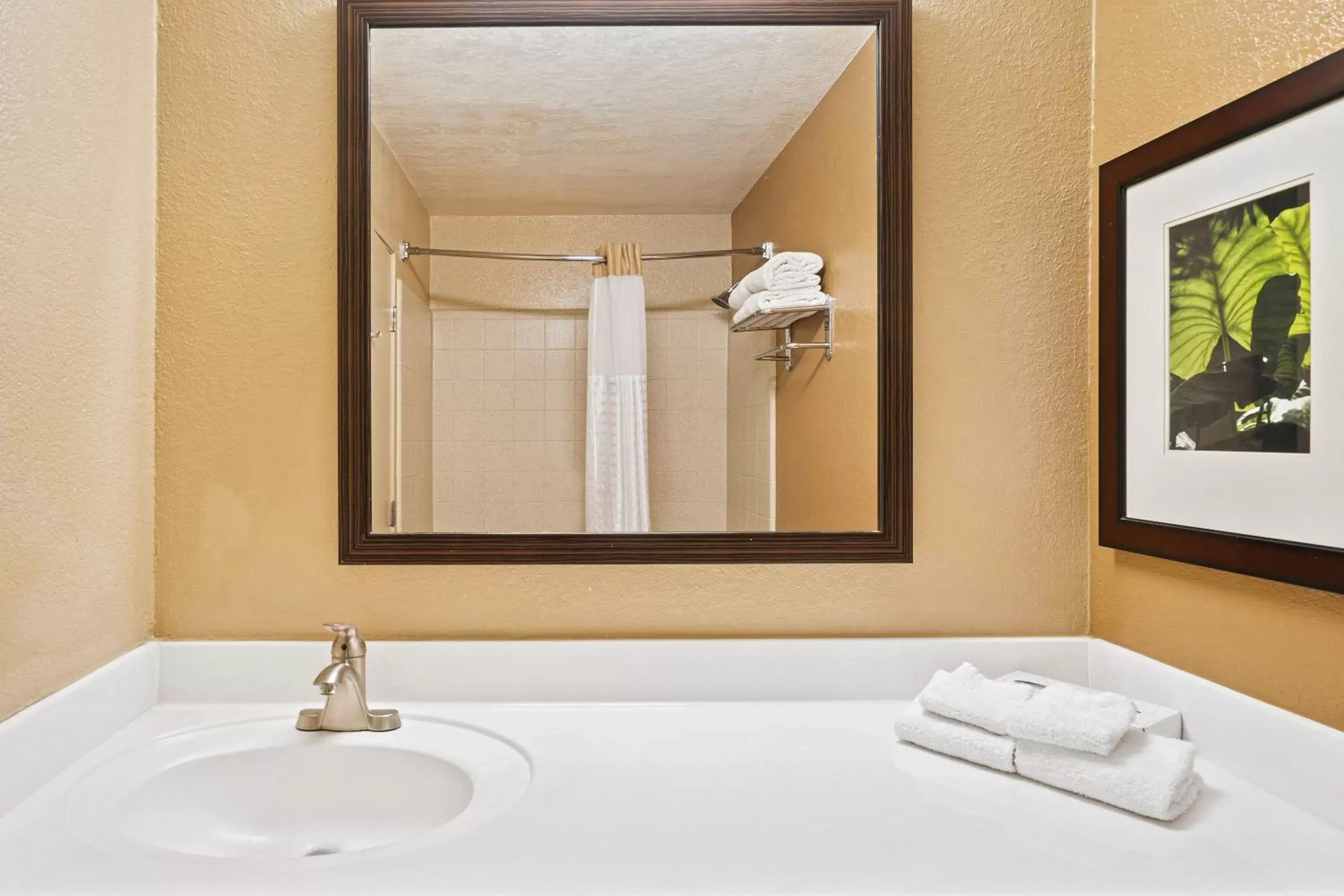 Bathroom in Extended Stay America Suites - Washington, DC - Falls Church - Merrifield