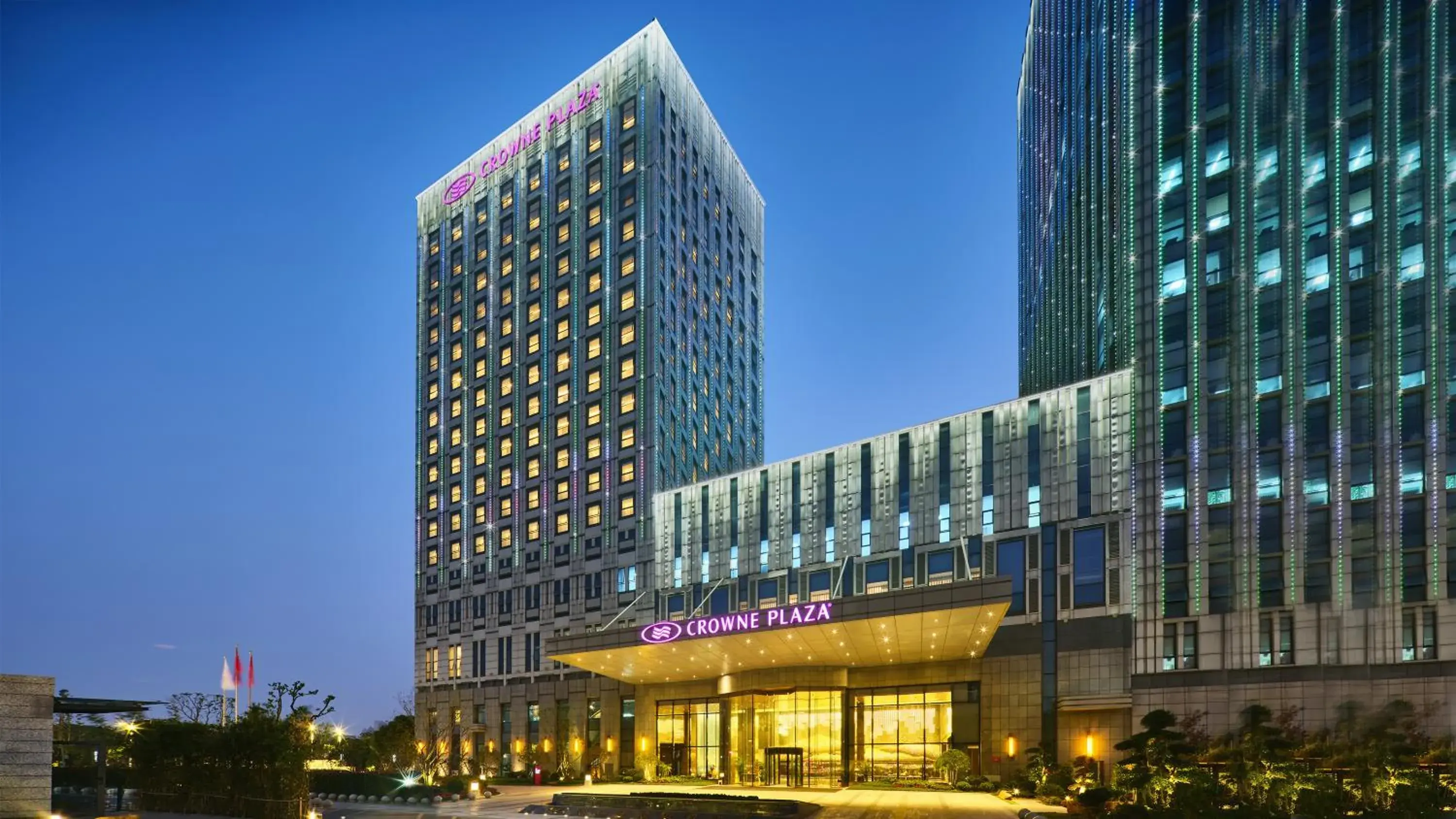 Property building in Crowne Plaza Wuhan Development Zone by IHG Property building in Crowne Plaza Wuhan Development Zone by IHG