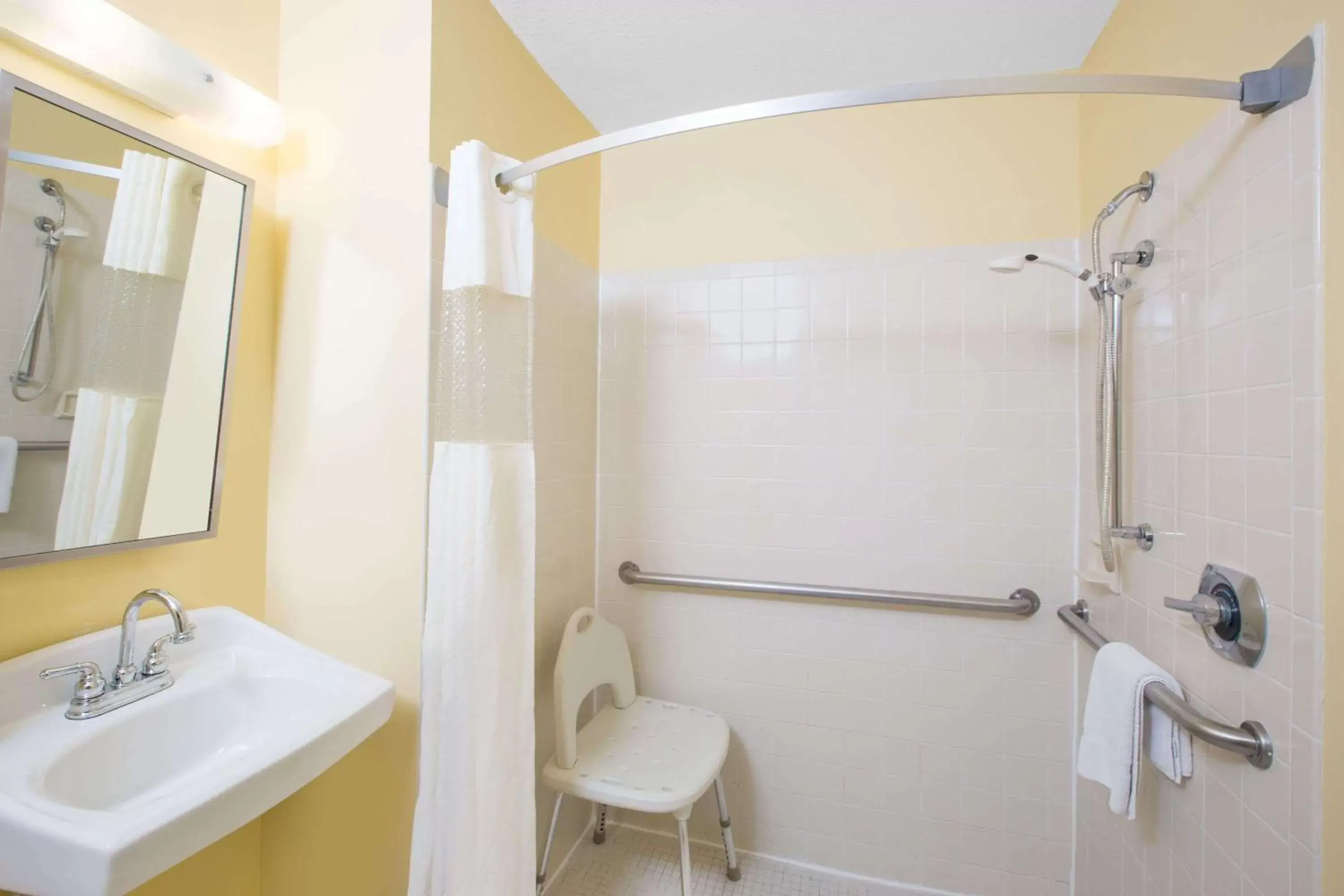 Bathroom in Days Inn by Wyndham Grand Island