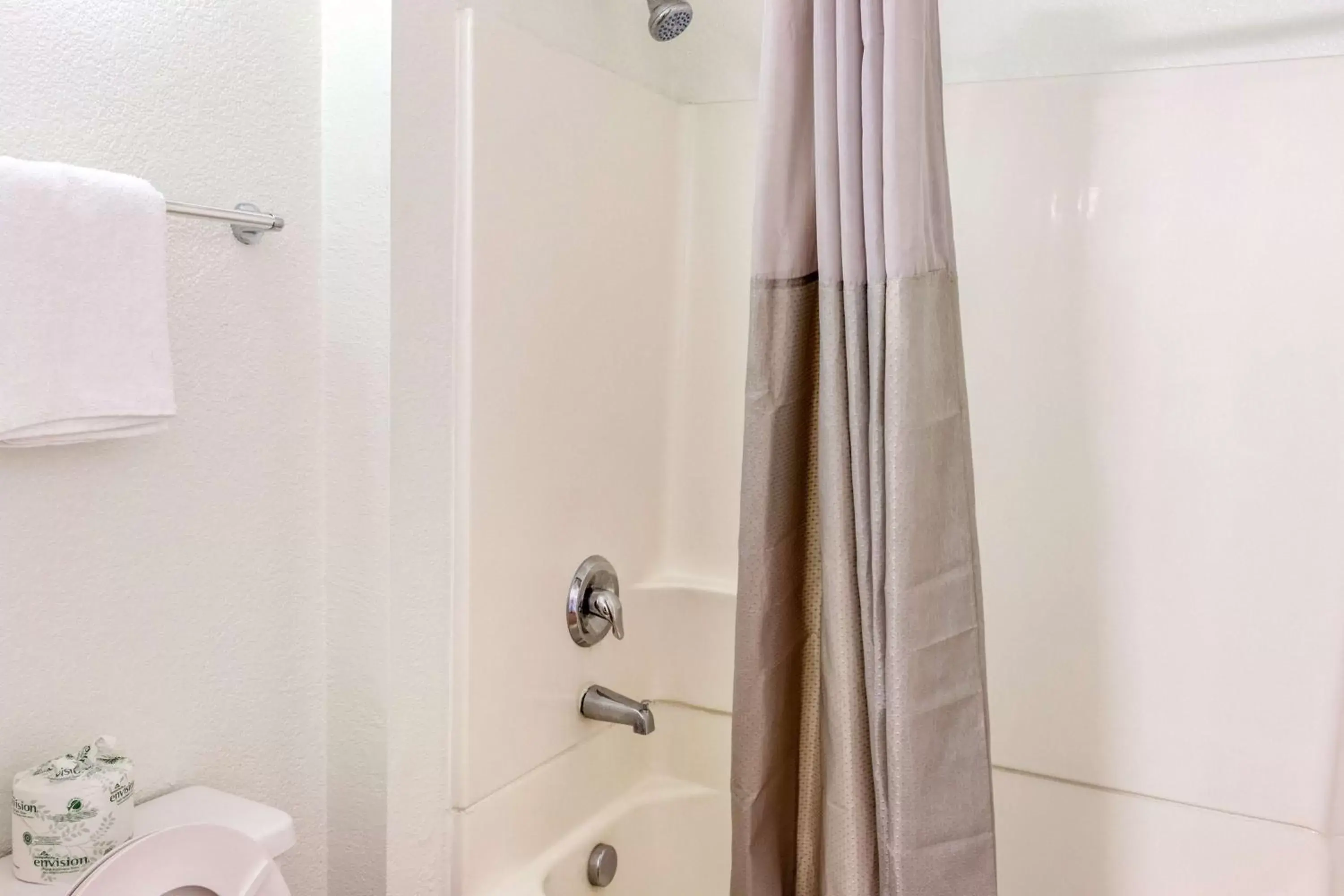 Shower, Bathroom in Motel 6-Bakersfield, CA - East