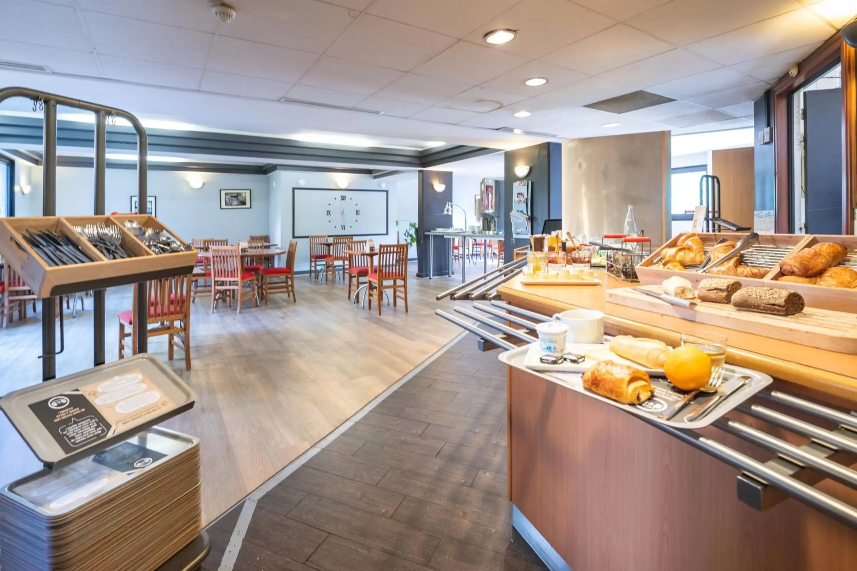 Buffet breakfast, Restaurant/Places to Eat in B&B HOTEL Rouen Centre Rive Gauche