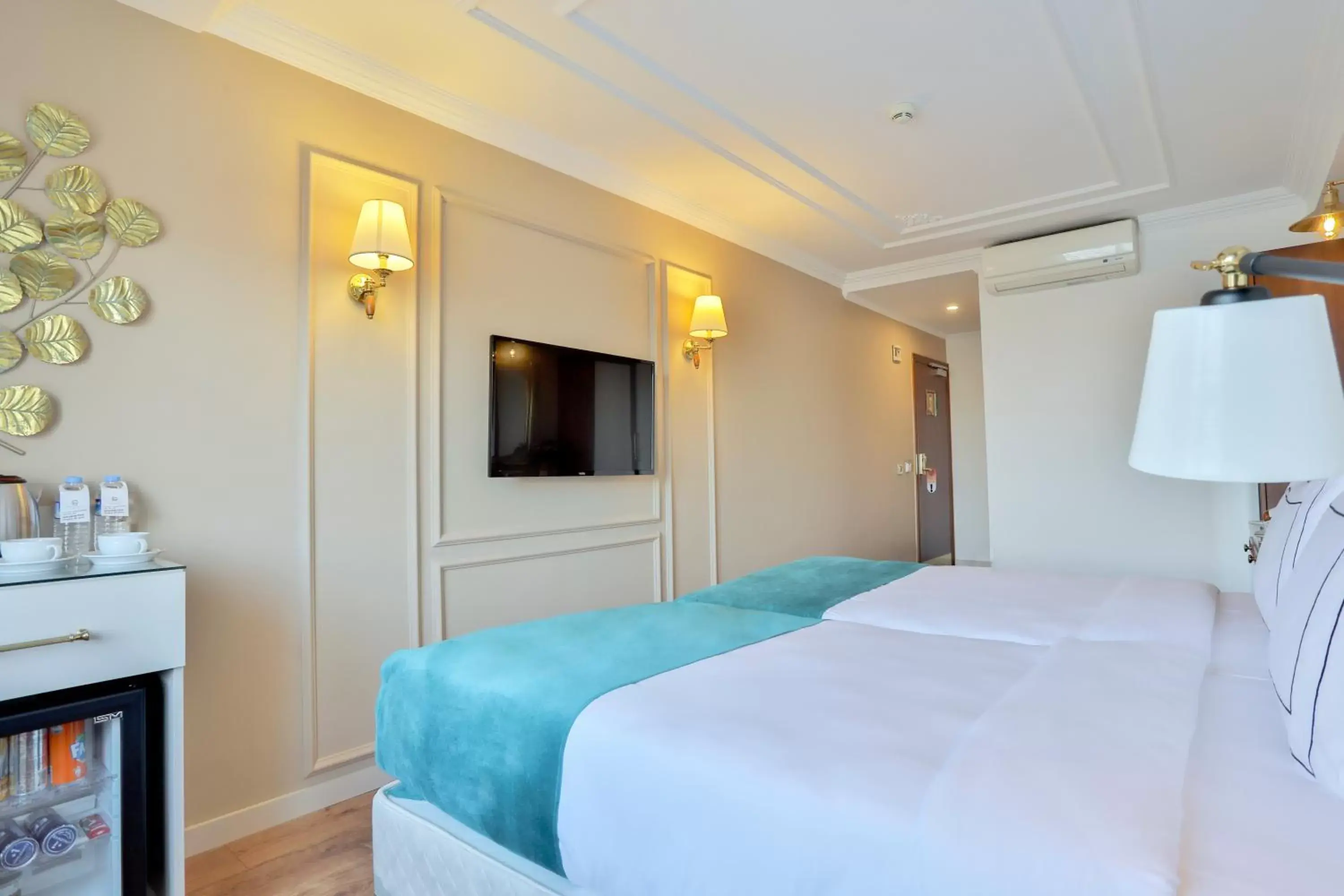 Photo of the whole room, Bed in Orient Express & Spa by Orka Hotels