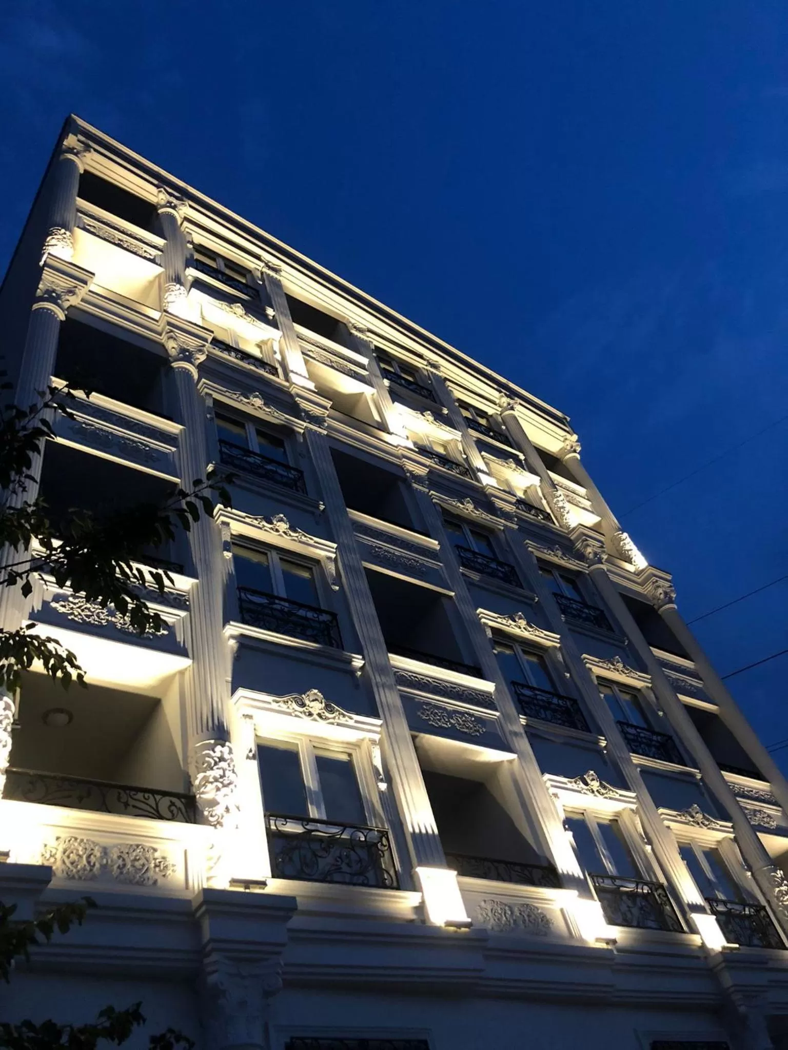 Property building in White House Apart