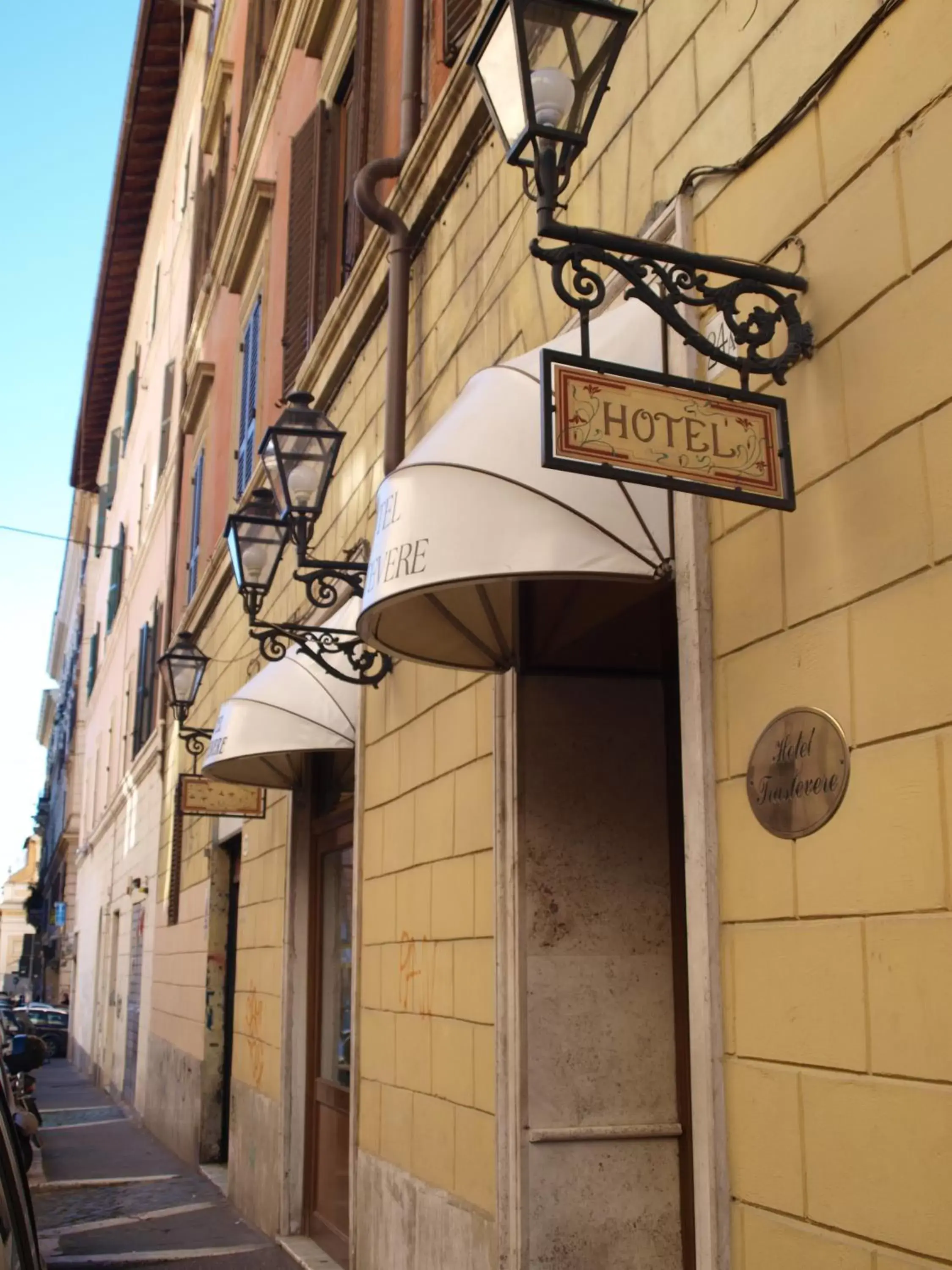 Facade/entrance in Hotel Trastevere