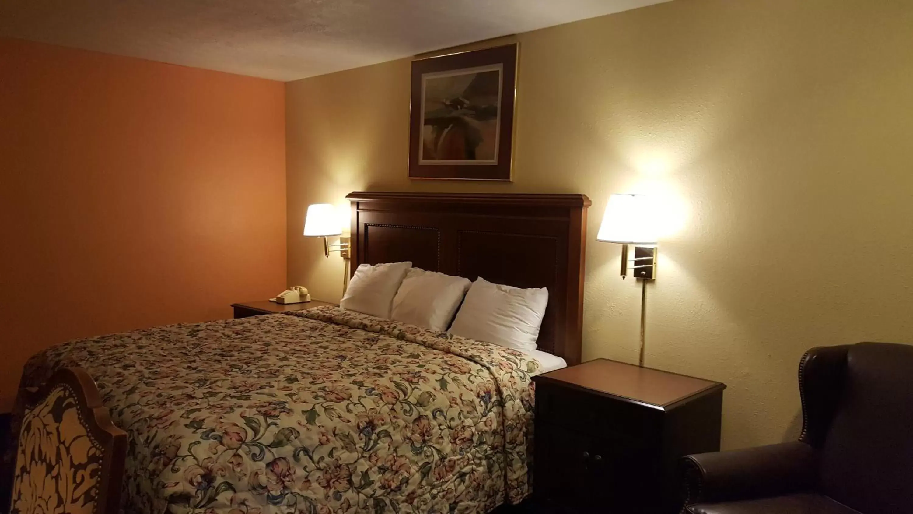 Bed in Garden Inn and Extended Stay