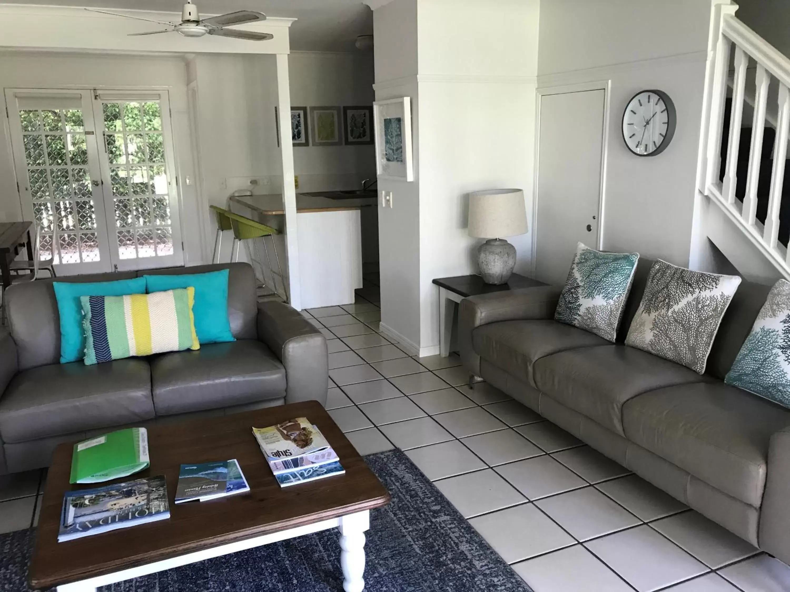 Photo of the whole room, Seating Area in Coral Beach Noosa Resort