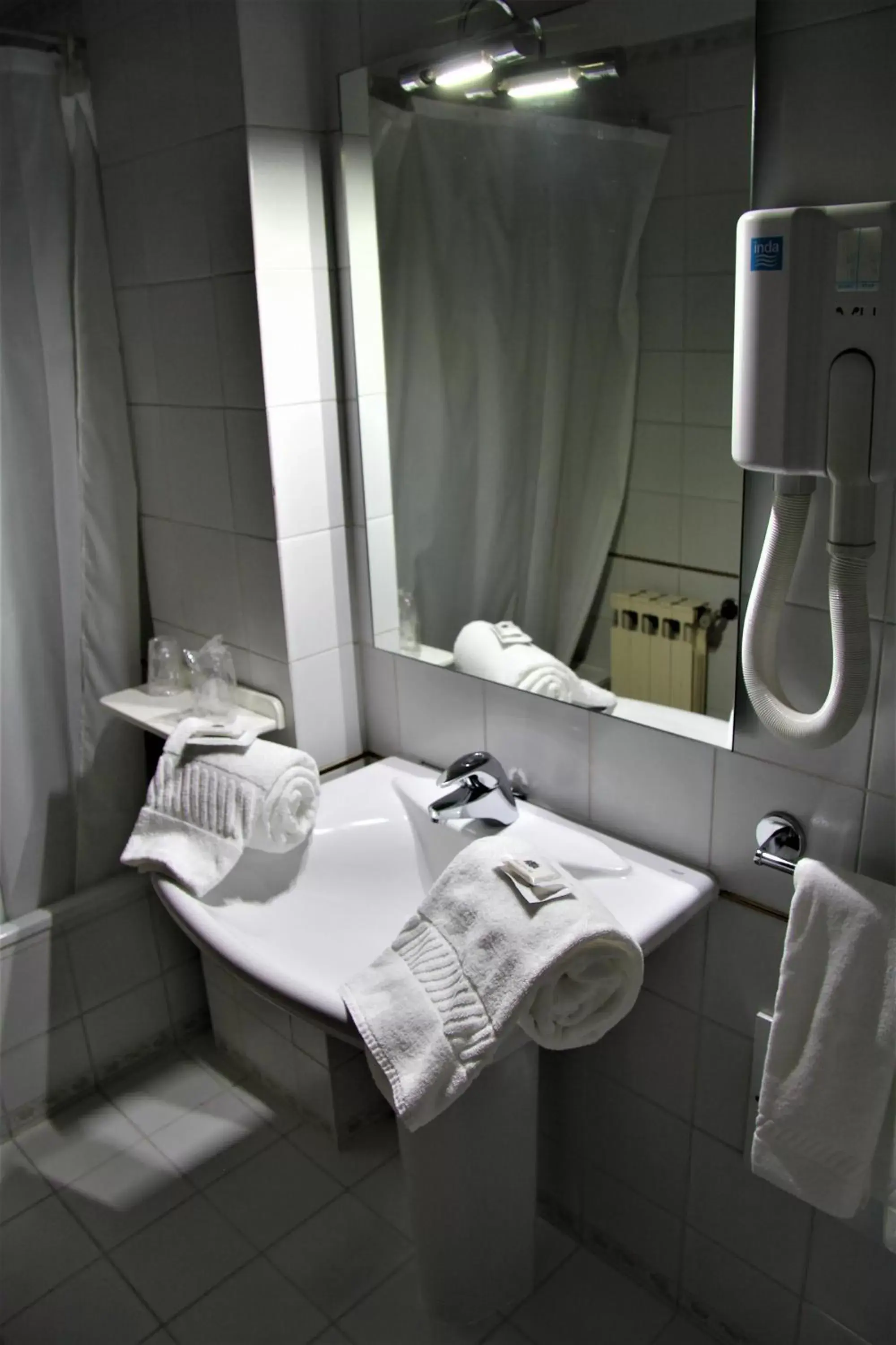 Shower, Bathroom in Hotel de Arganil
