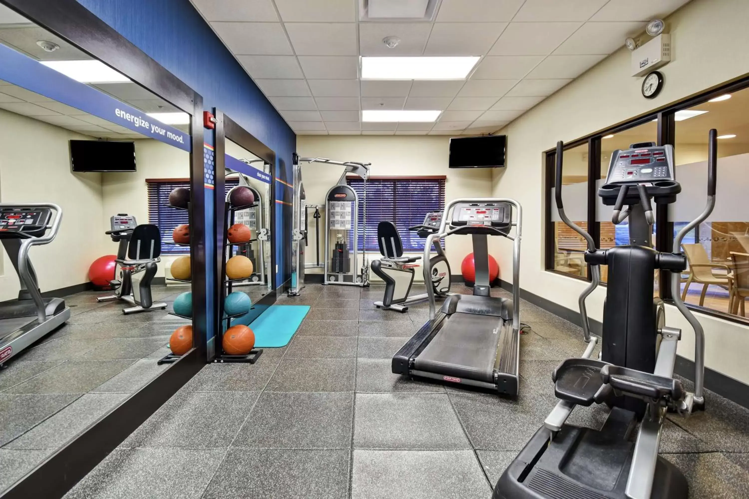 Fitness centre/facilities in Hampton Inn & Suites Detroit-Canton Fitness centre/facilities in Hampton Inn & Suites Detroit-Canton