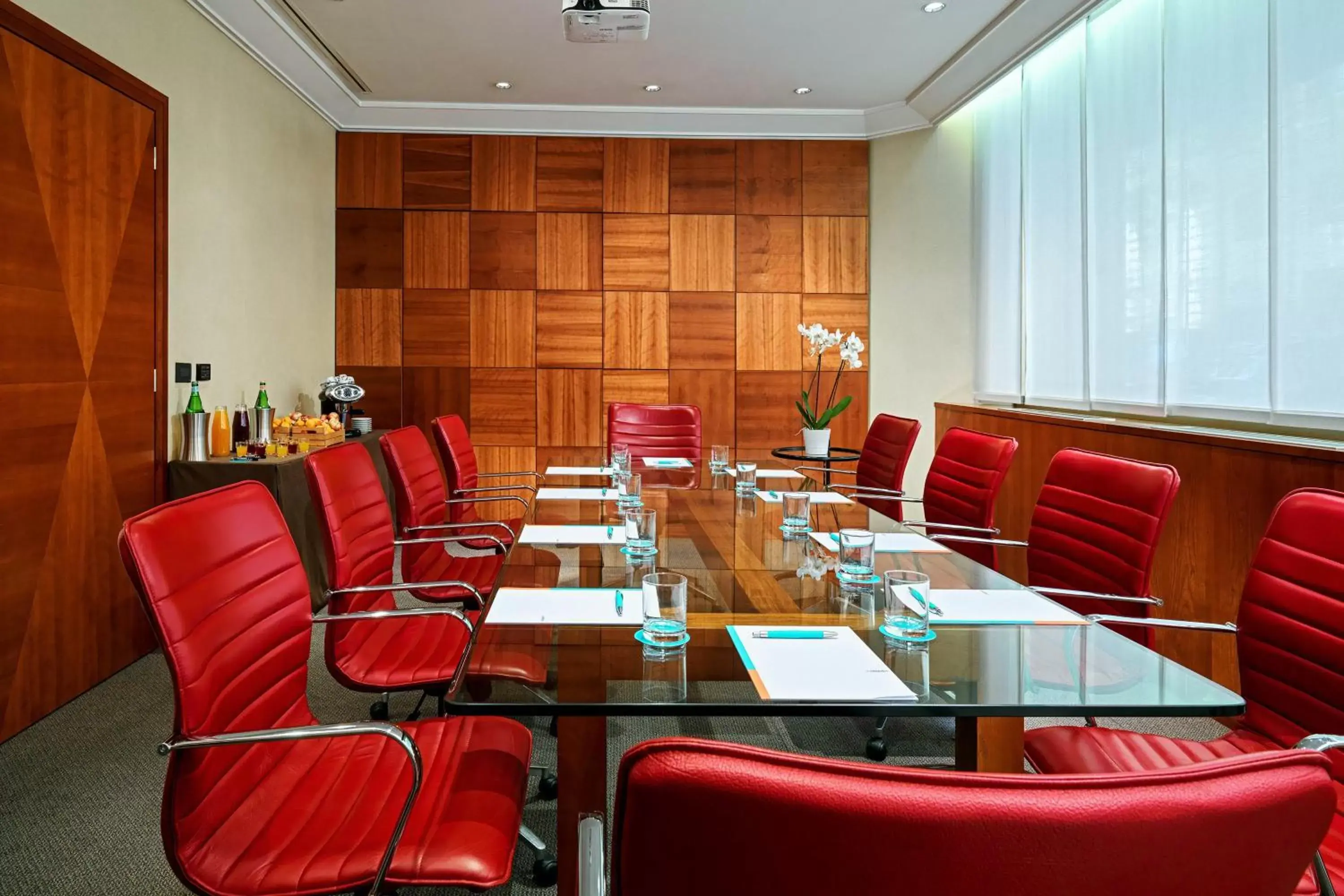 Meeting/conference room in Le Meridien Visconti Rome
