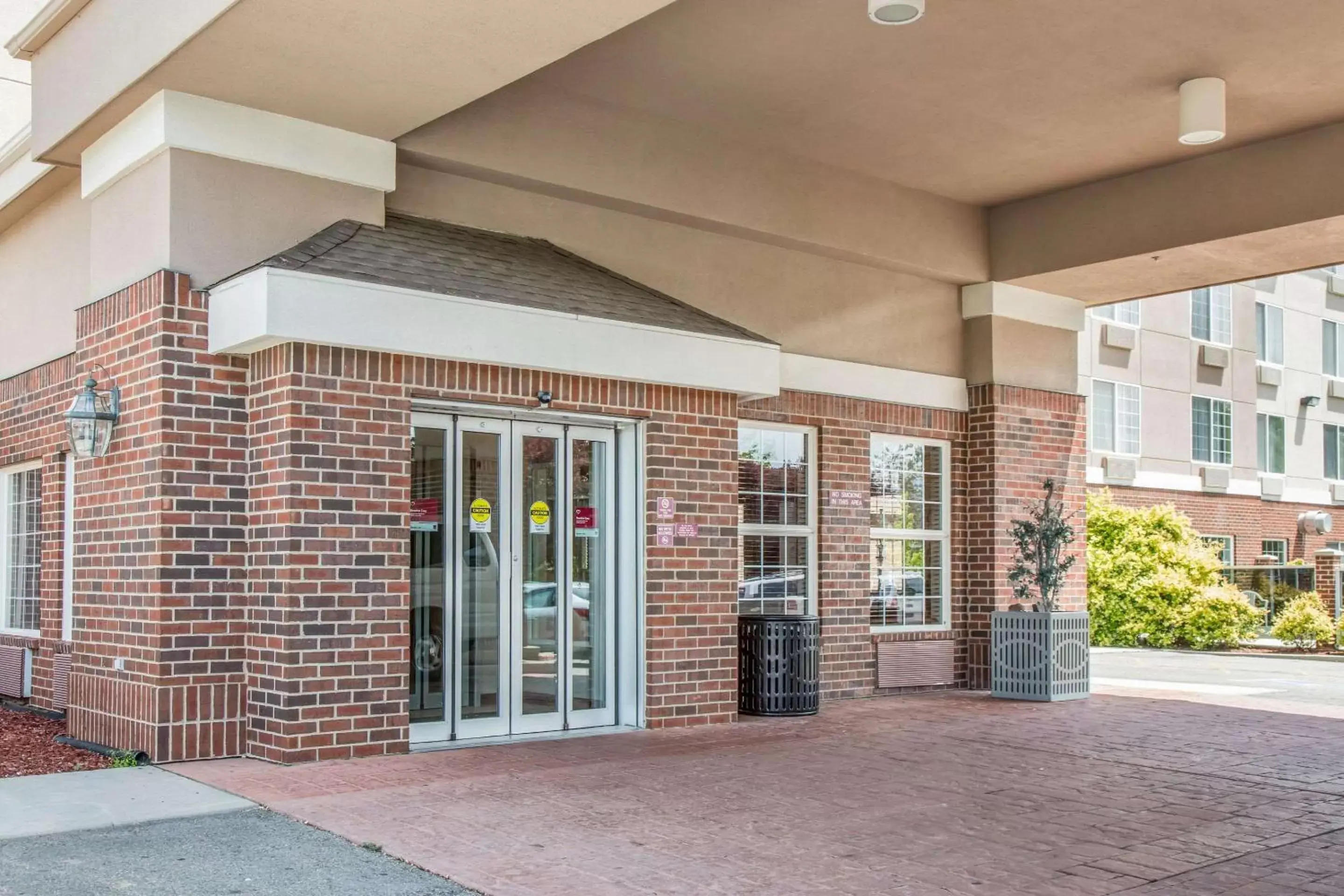 Property building in Comfort Suites Airport Salt Lake City