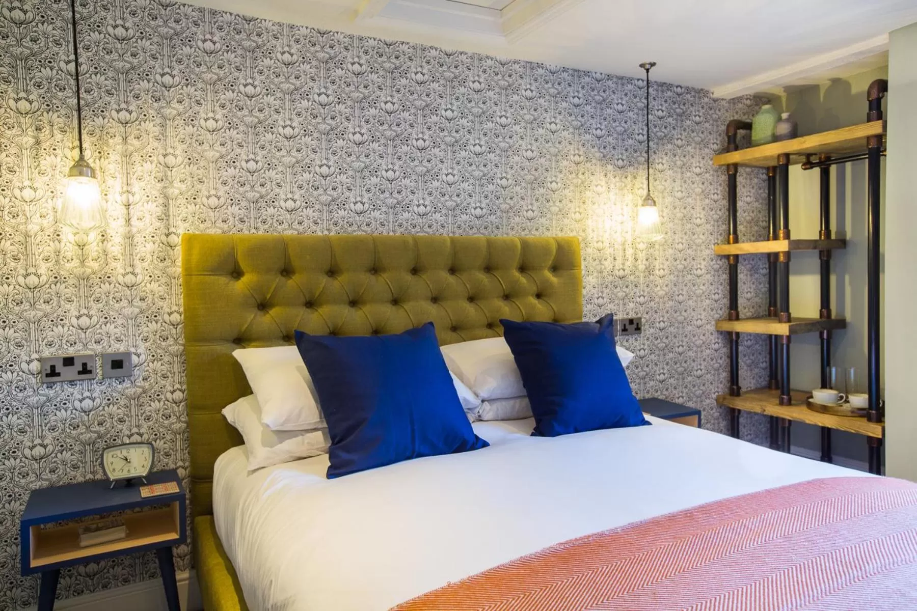 Bedroom, Bed in The Chequers Marlow