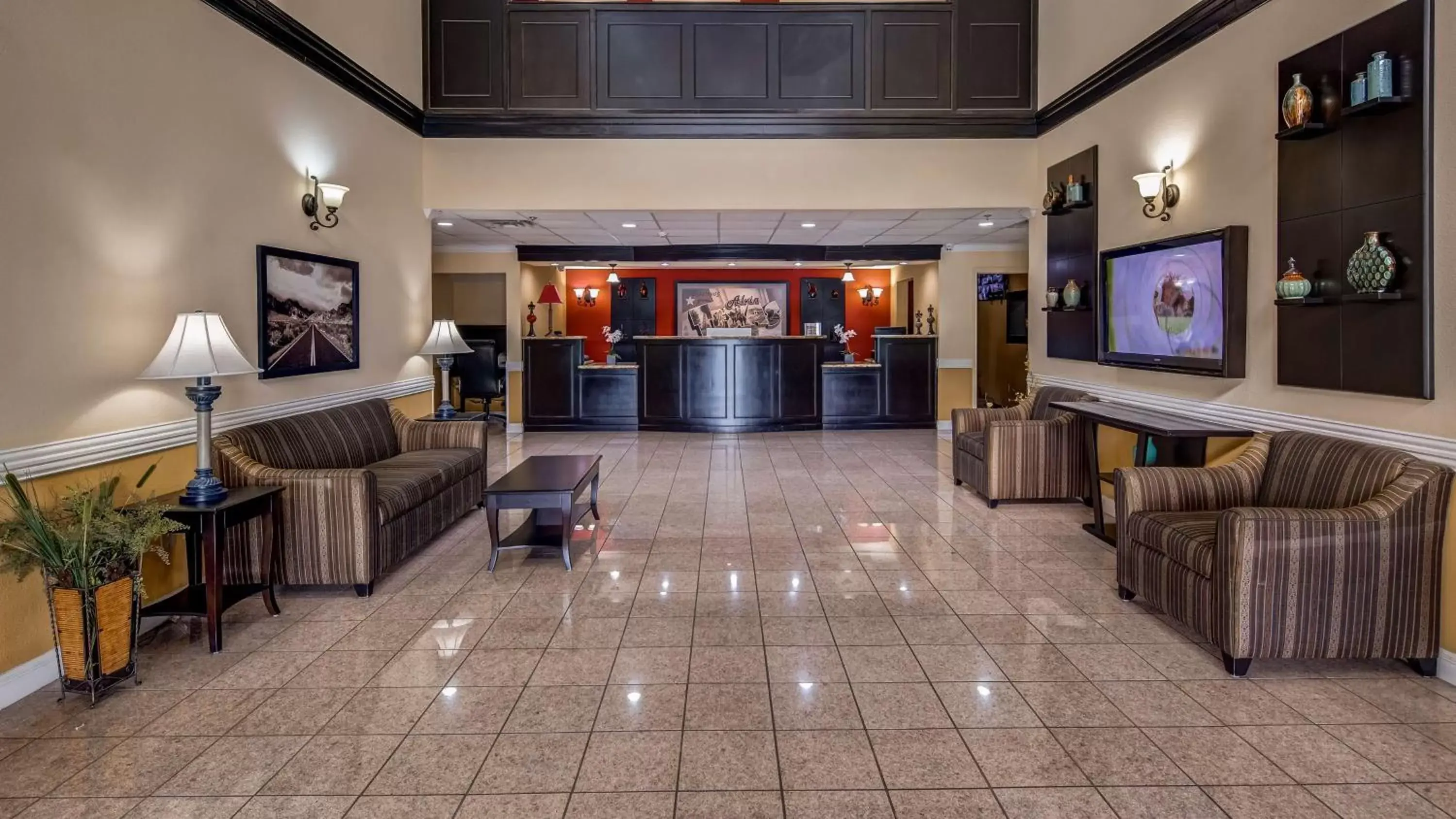Lobby or reception, Lobby/Reception in SureStay Plus Hotel by Best Western Alvin