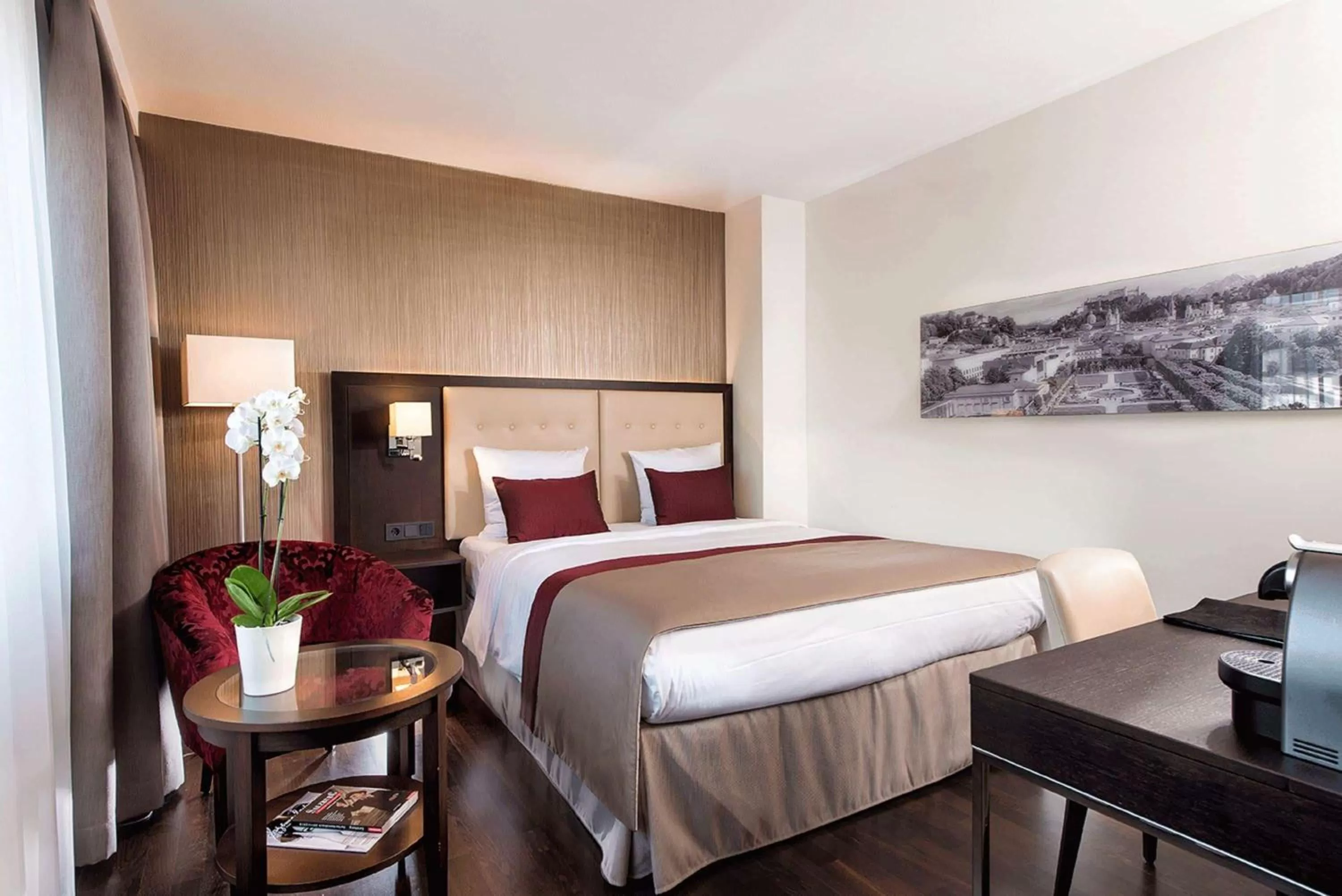 Photo of the whole room, Bed in Wyndham Grand Salzburg Conference Centre