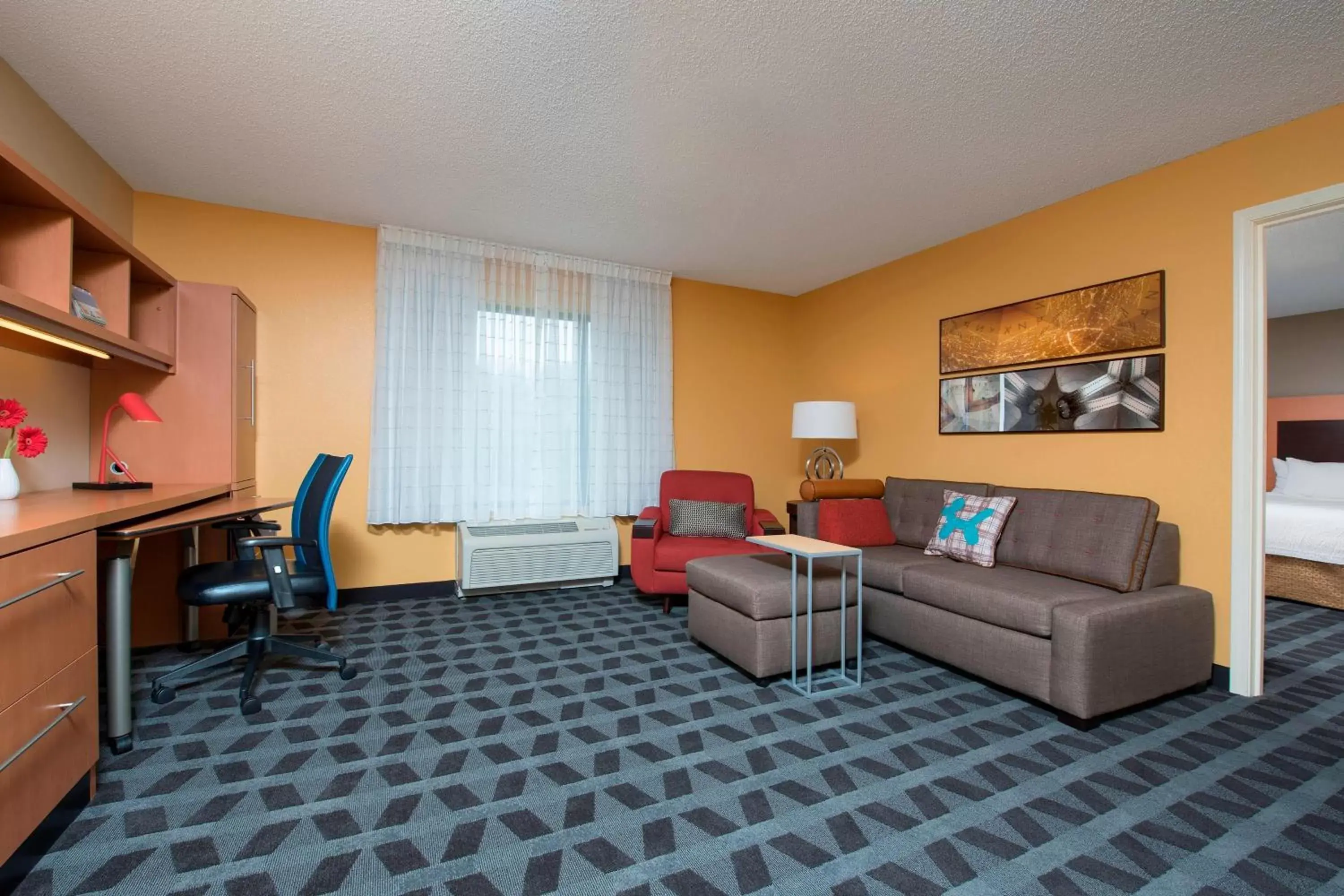 Living room, Seating Area in TownePlace Suites by Marriott Kalamazoo