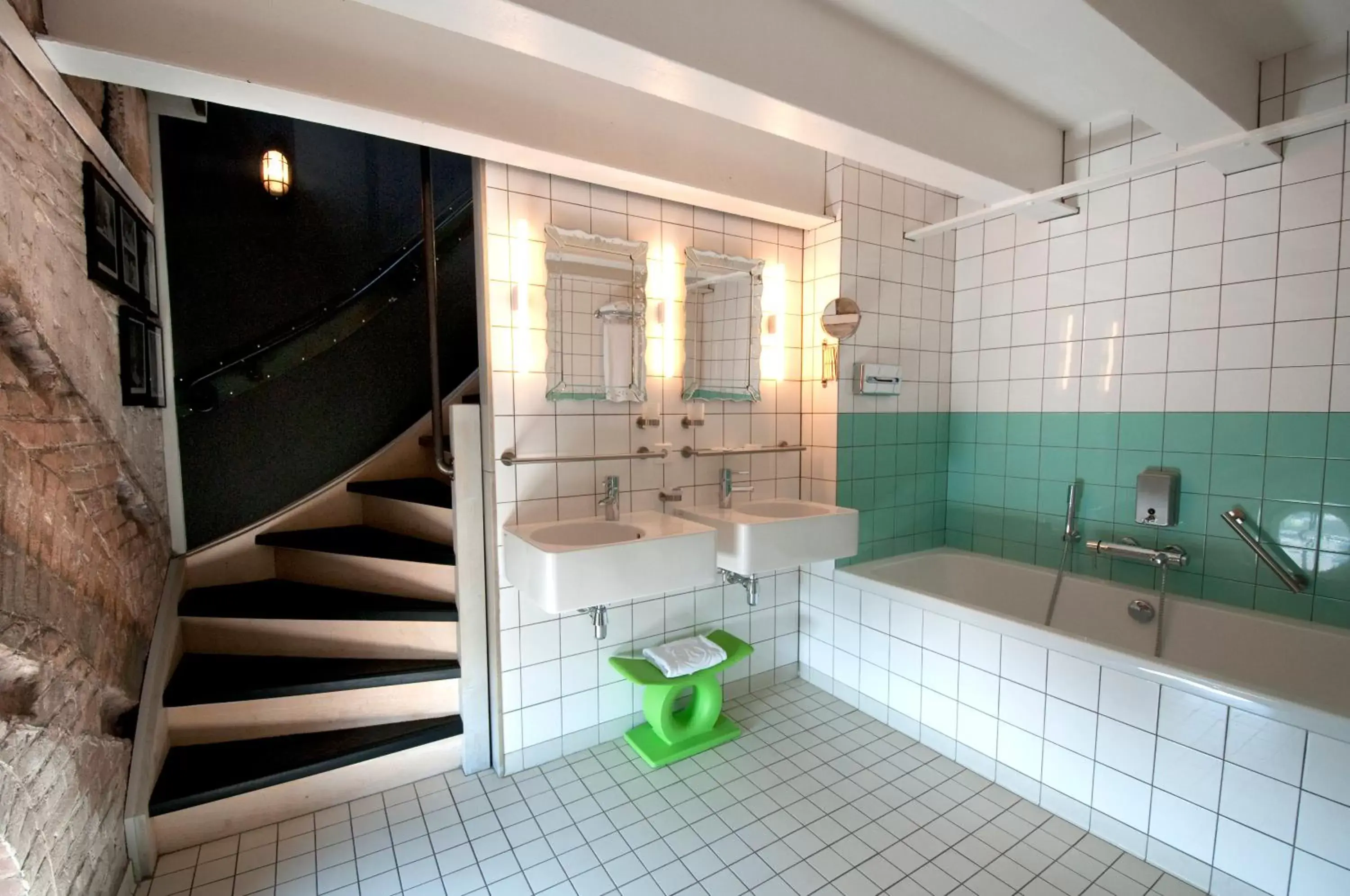 Bathroom, Kitchen/Kitchenette in Villa Augustus