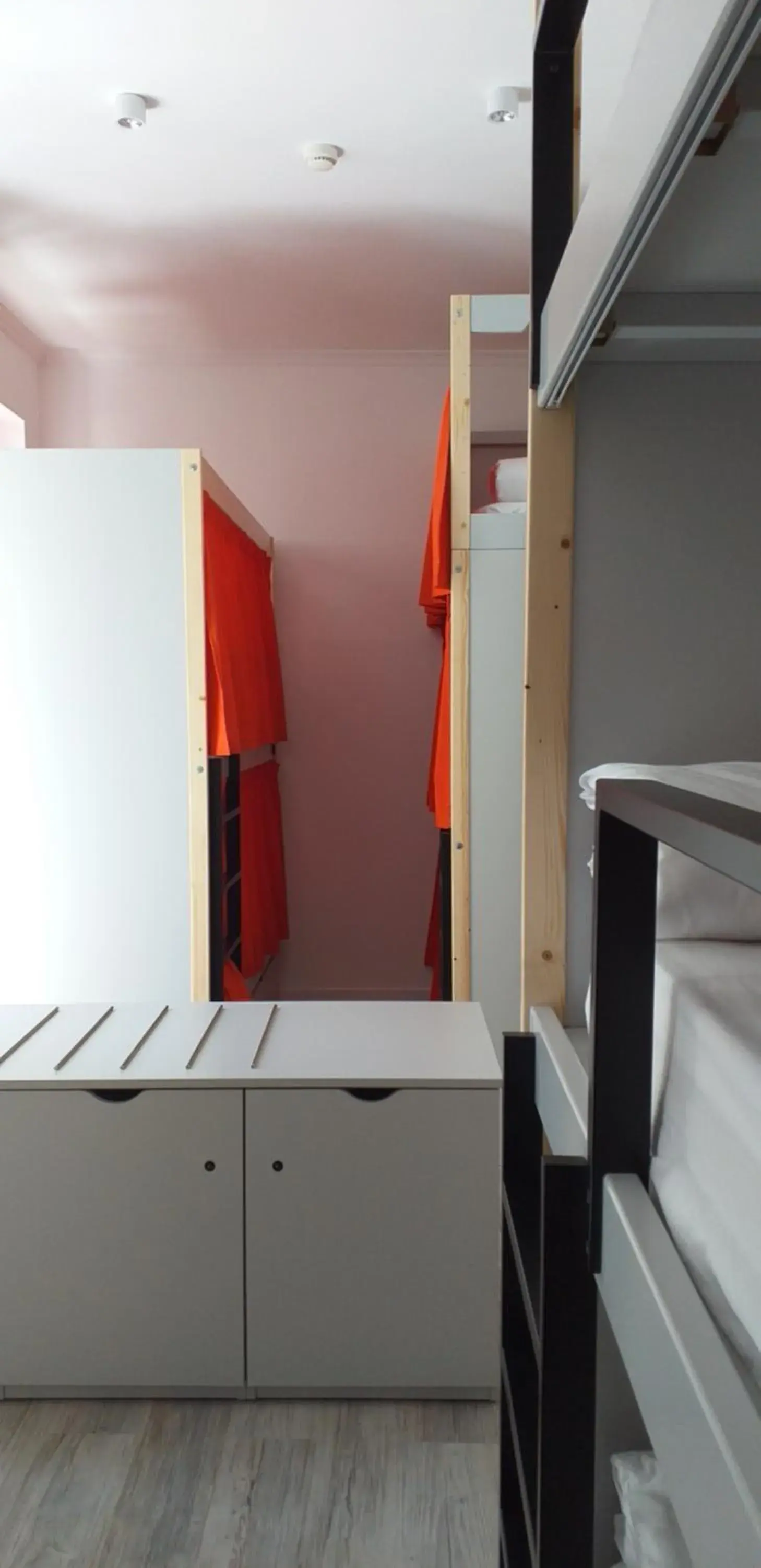 bunk bed, Kitchen/Kitchenette in Be Lisbon Hostel Intendente