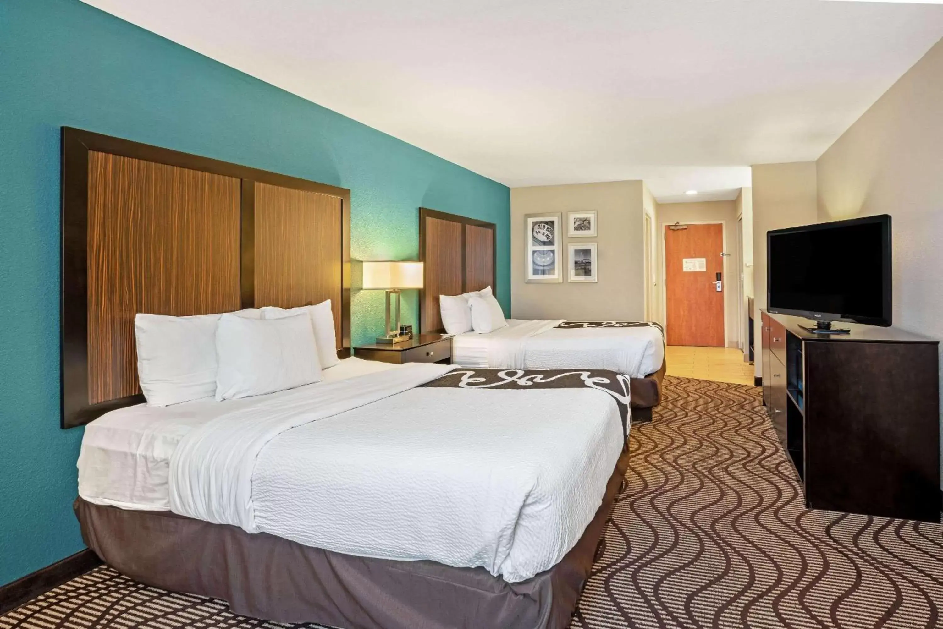 Photo of the whole room, Bed in La Quinta by Wyndham Boise Towne Square