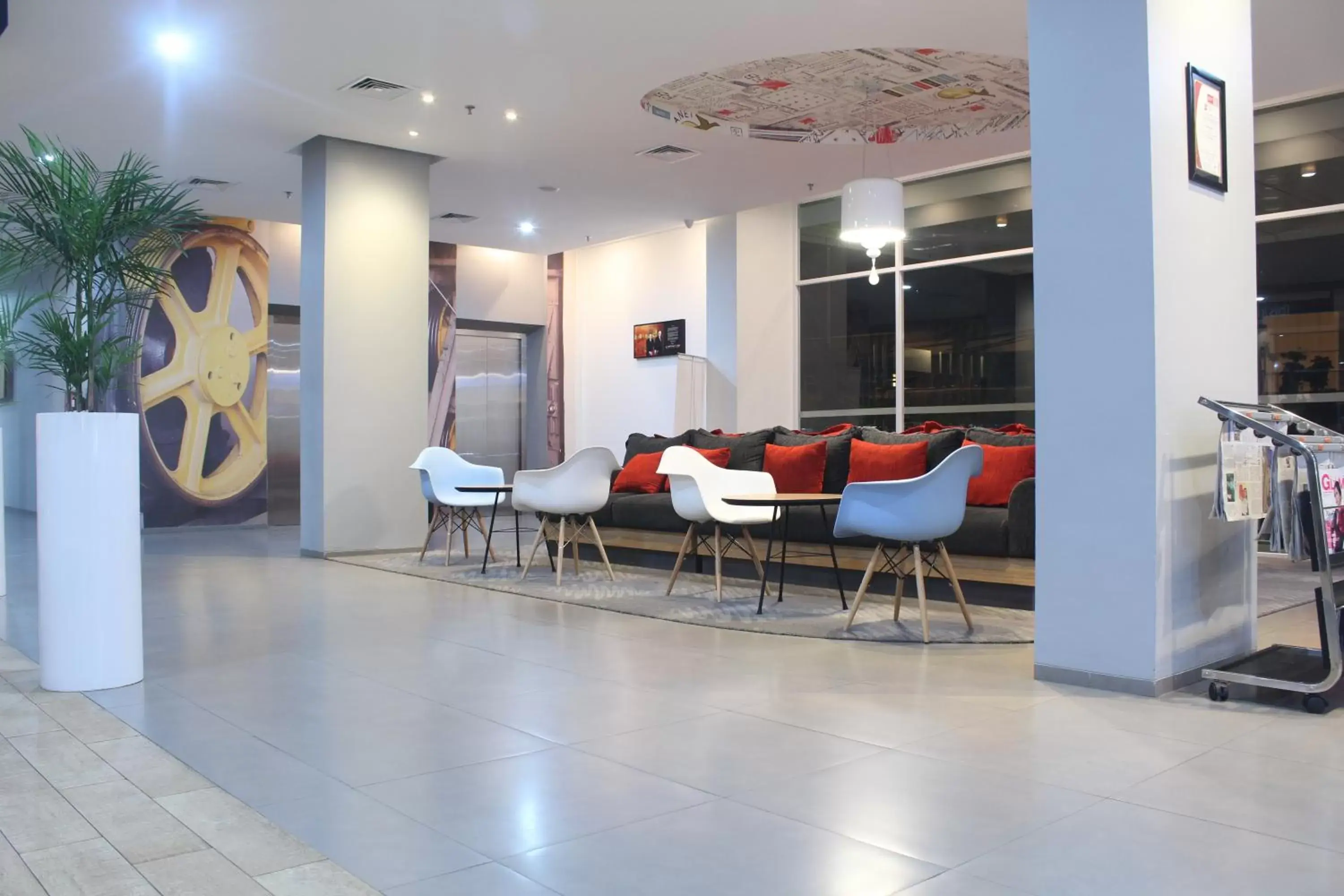 Lobby or reception in Ibis Bandung Pasteur