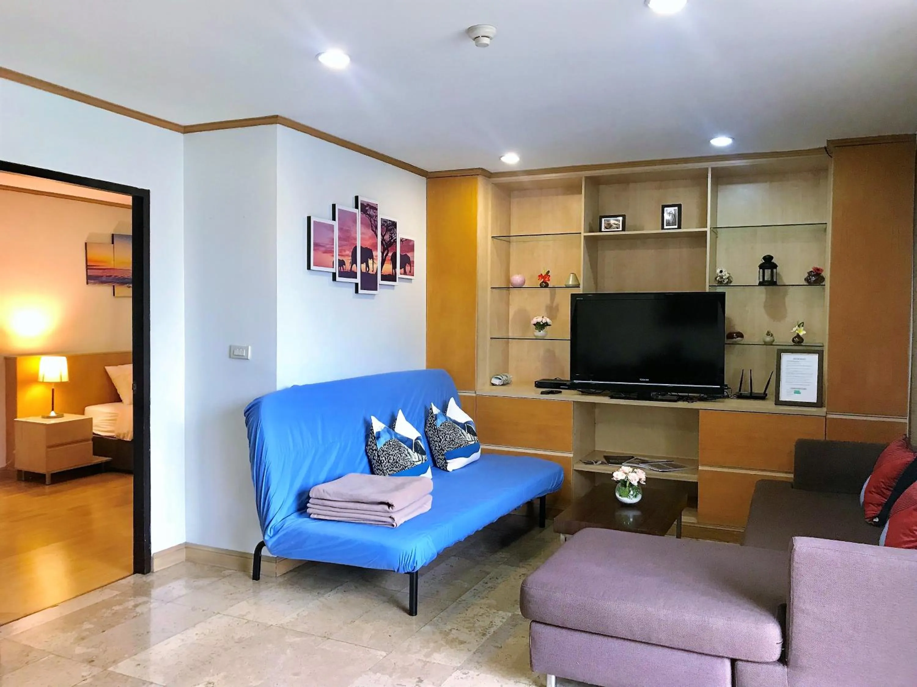 Living room, Seating Area in Twin Peaks Sukhumvit Suites