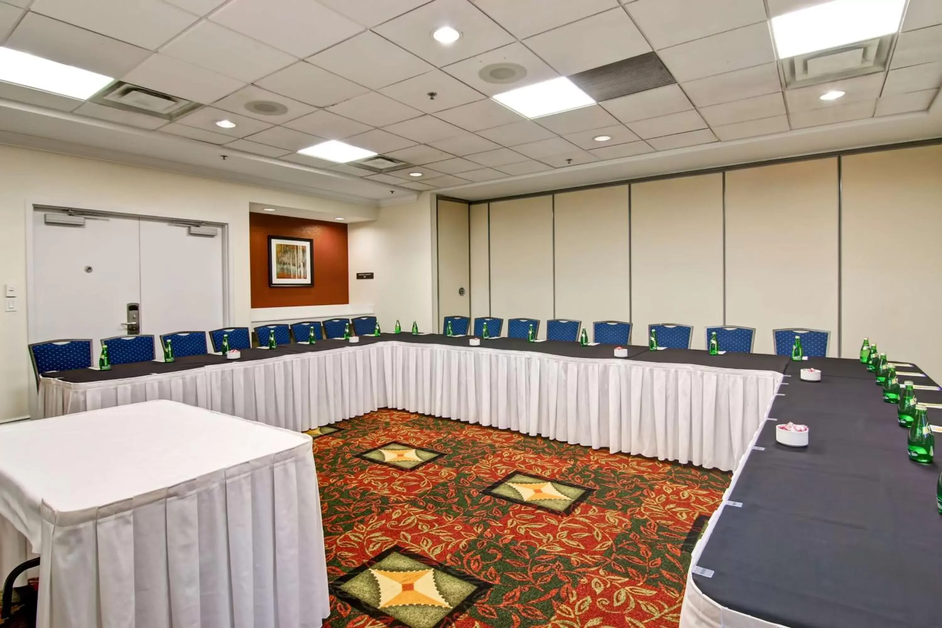 Meeting/conference room in Hilton Garden Inn Toronto/Mississauga