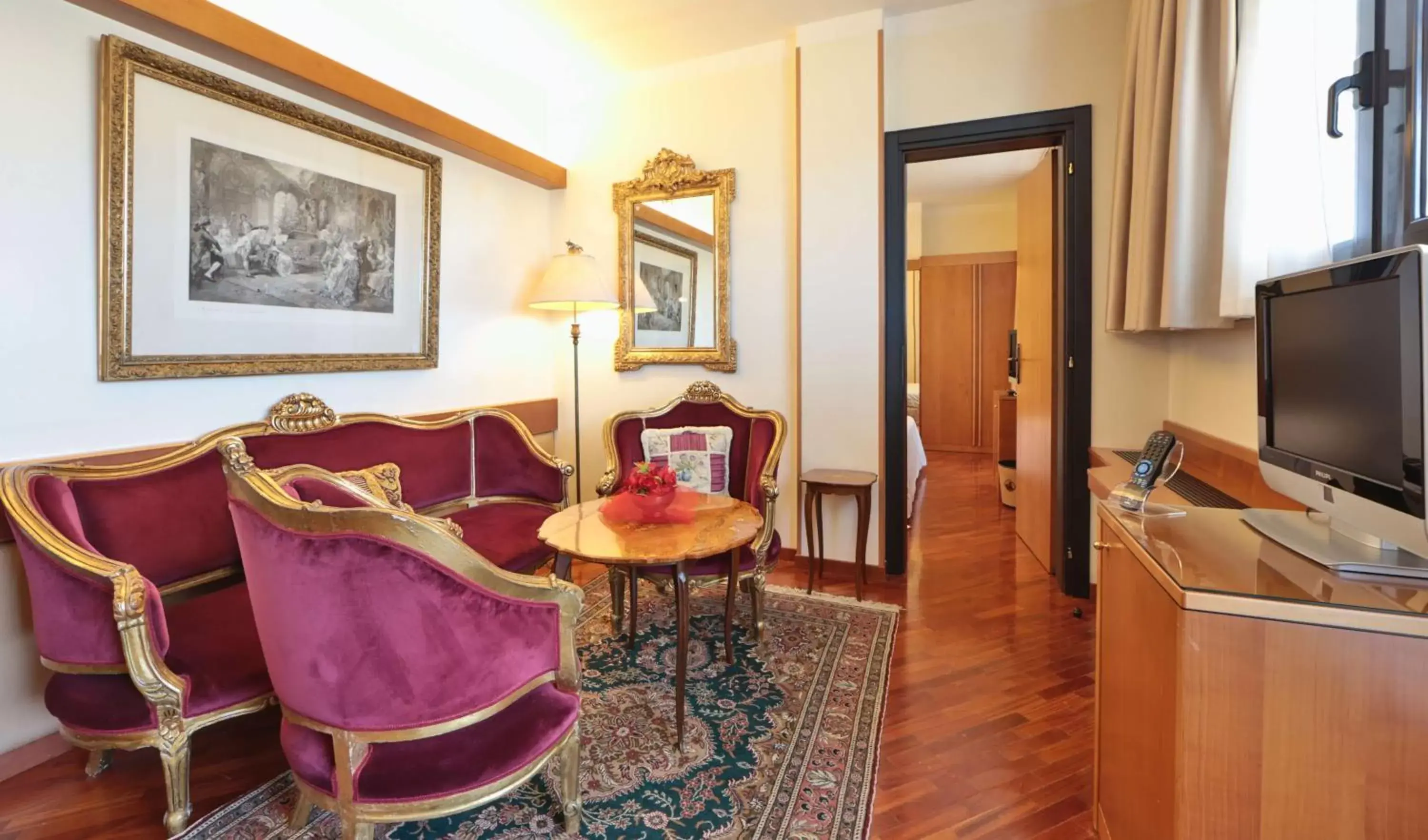 Photo of the whole room, Seating Area in Best Western Hotel Dei Cavalieri