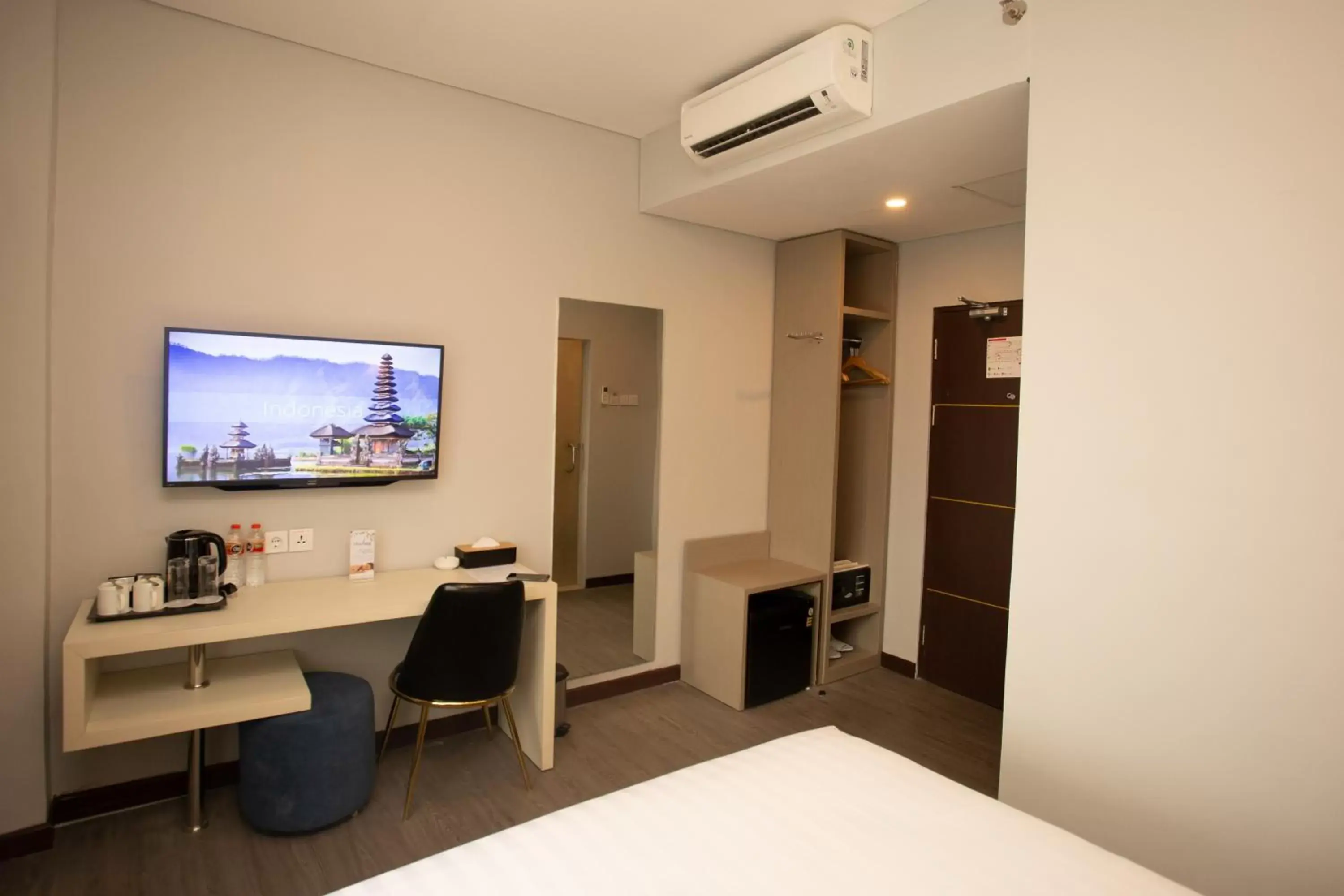 TV and multimedia, TV/Entertainment Center in Best Western Batang Garing