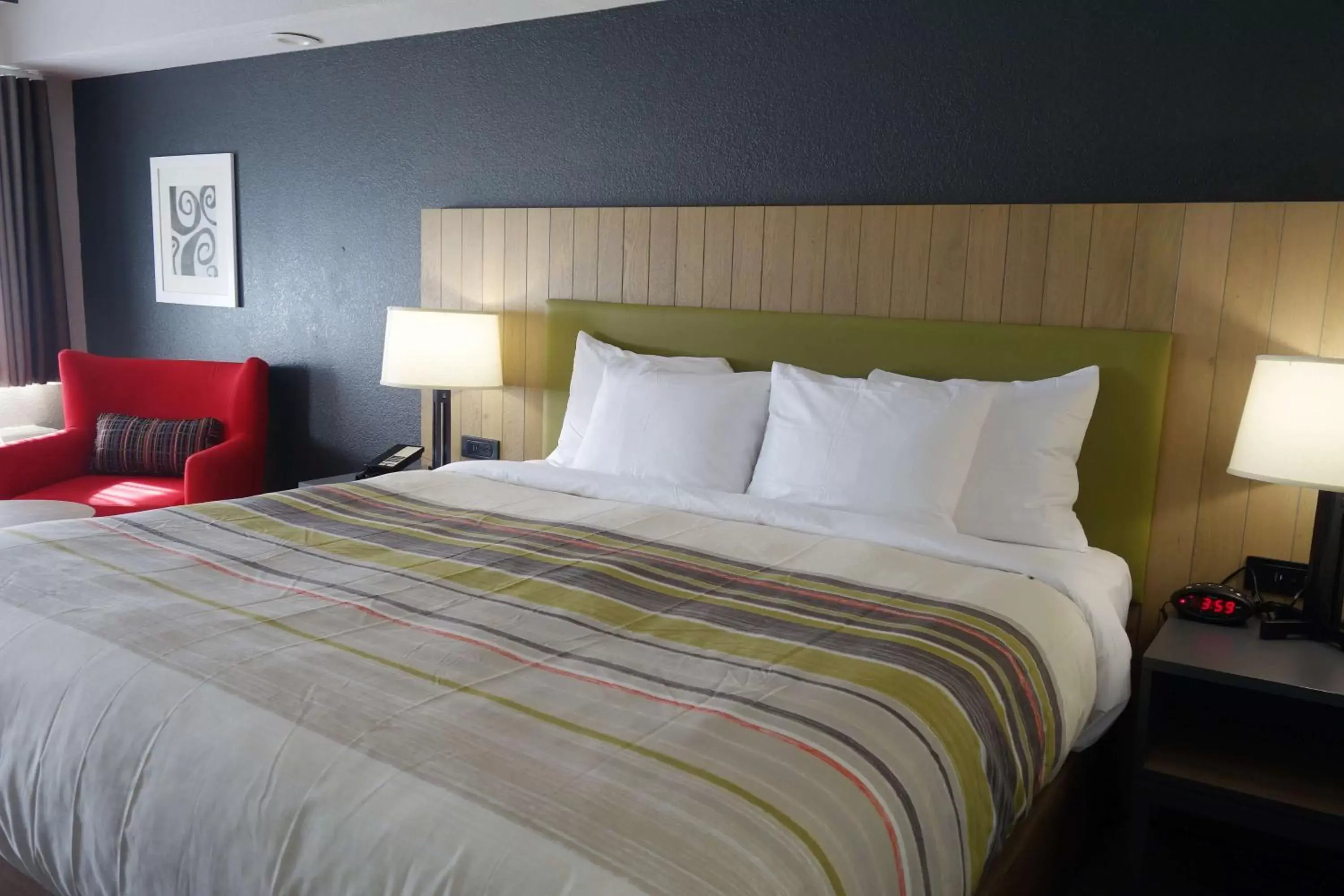 Photo of the whole room, Bed in Country Inn & Suites by Radisson, Pigeon Forge South, TN