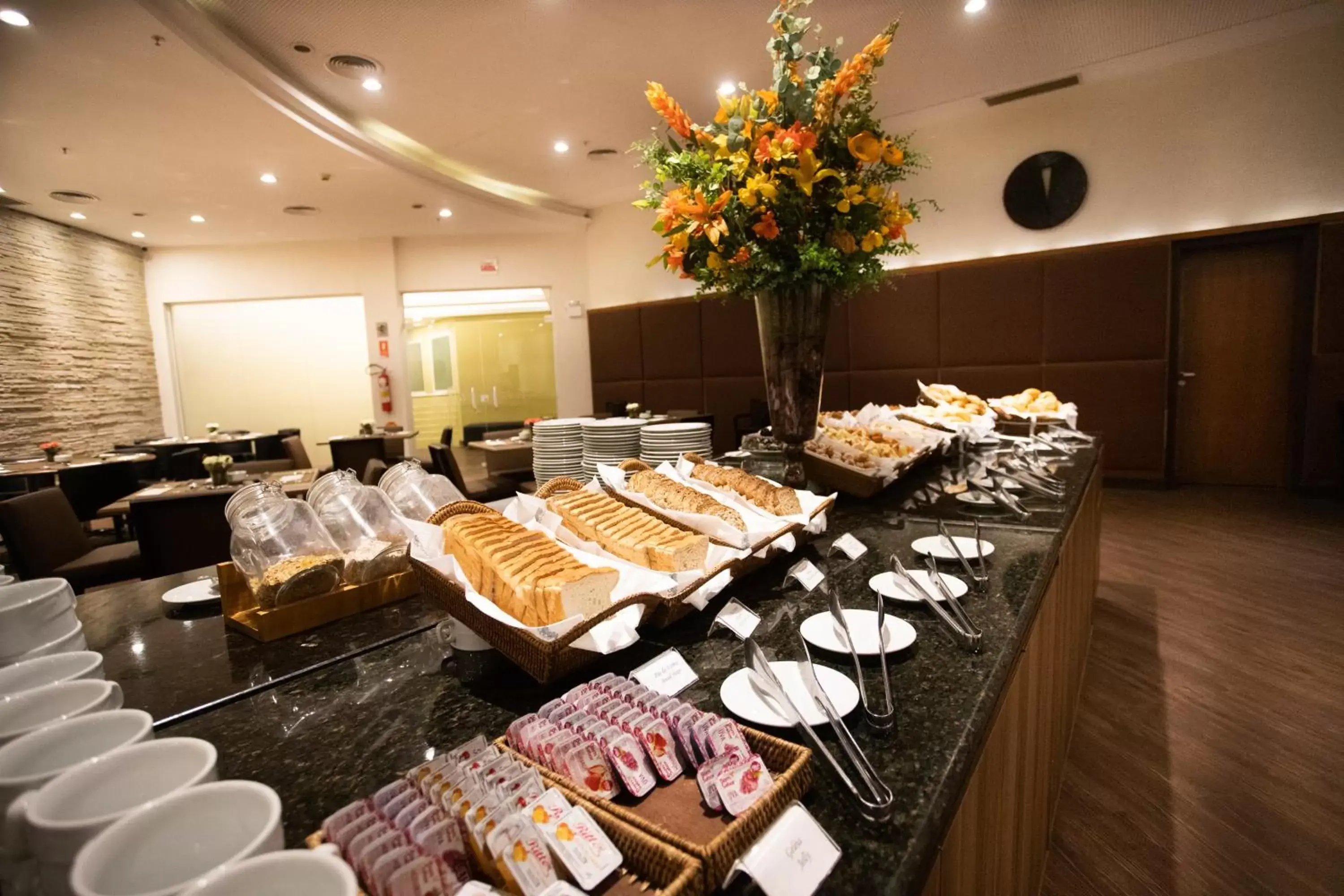 Food in Bourbon Joinville Convention Hotel