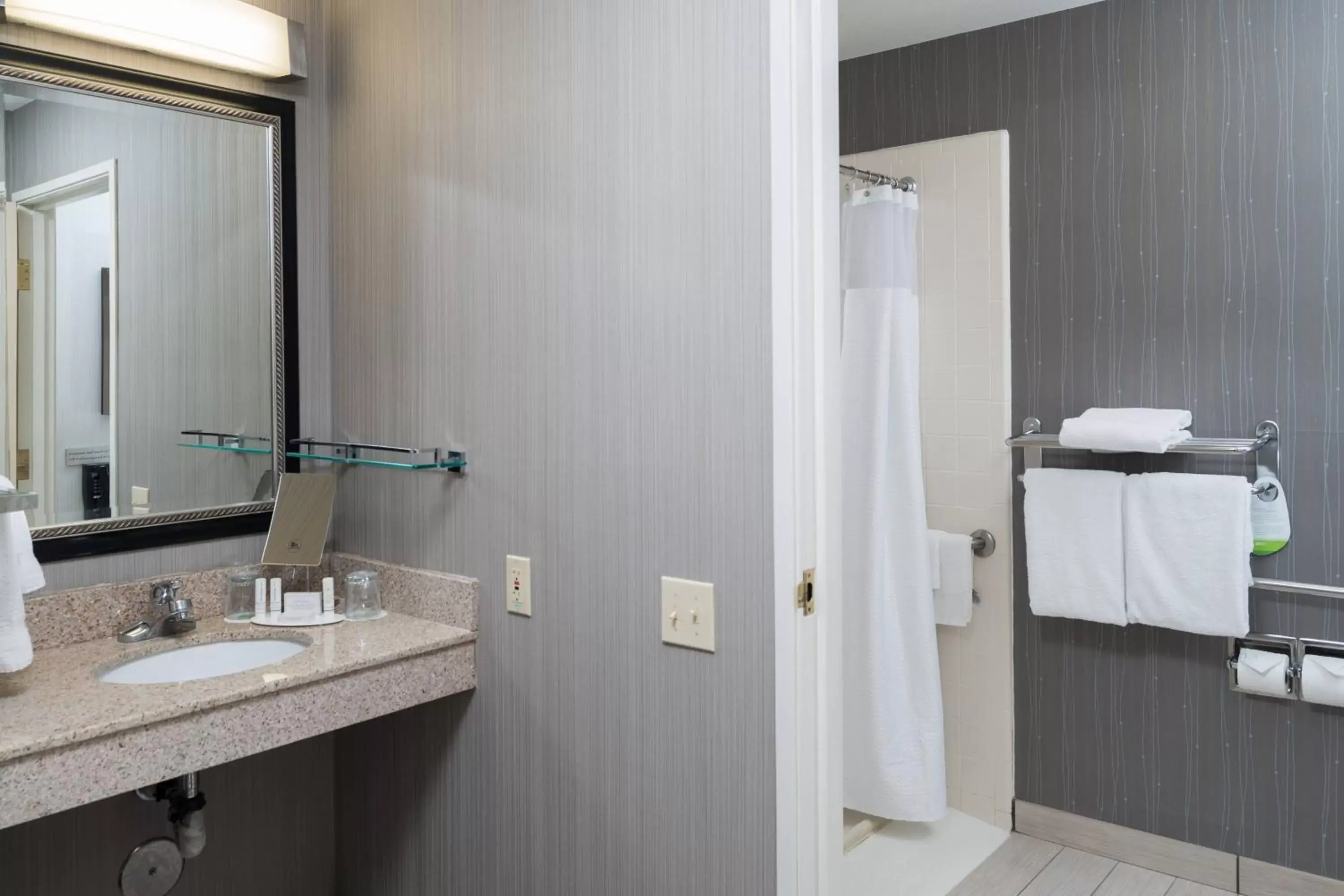 Bathroom in Courtyard by Marriott Vacaville