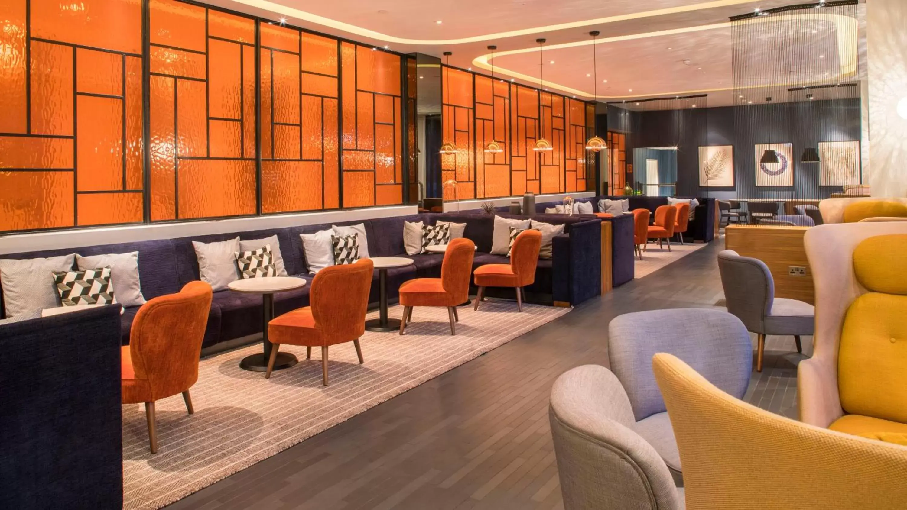 Lounge or bar, Restaurant/Places to Eat in Crowne Plaza London Kings Cross, an IHG Hotel