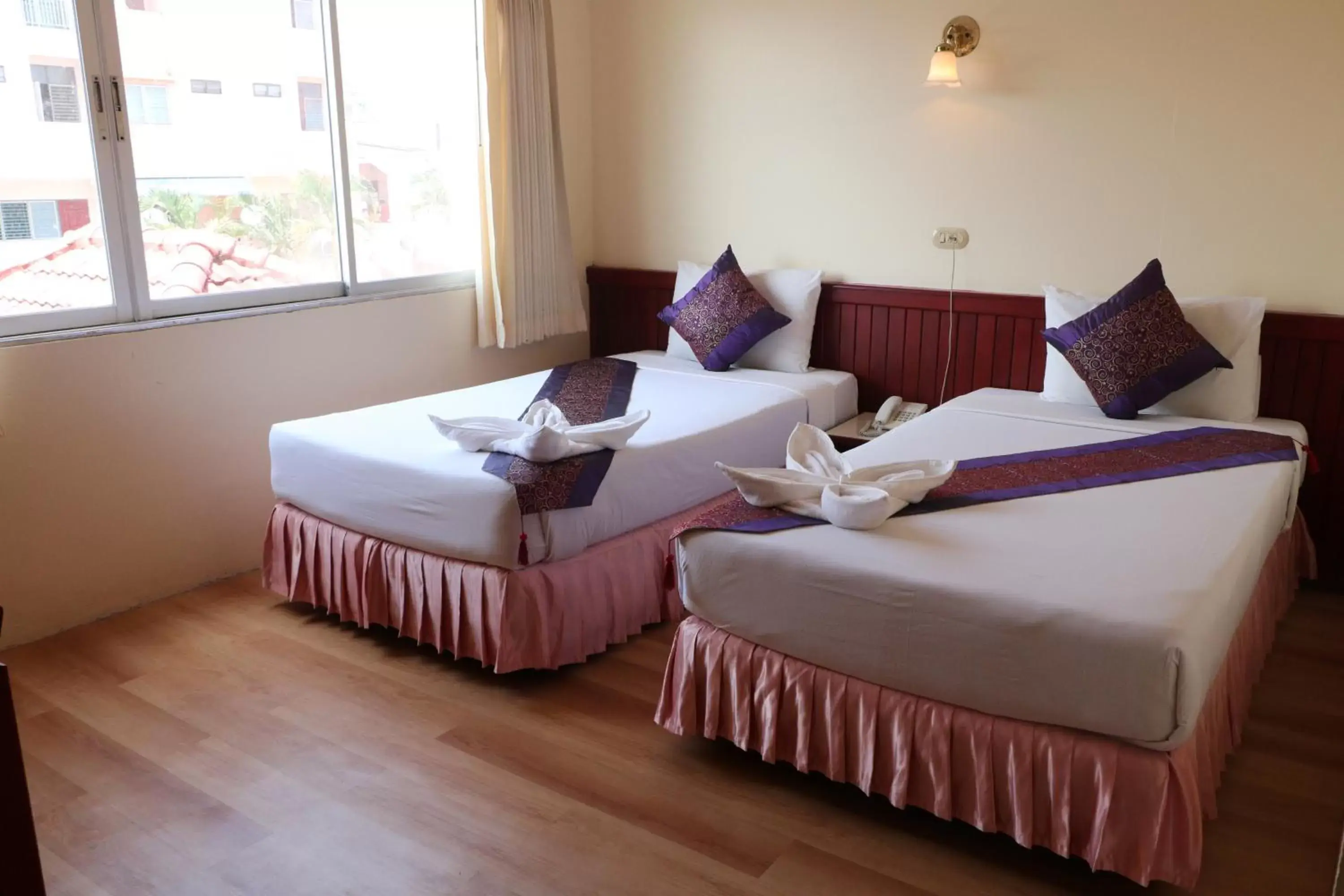 Bedroom, Bed in Chumphon Palace Hotel