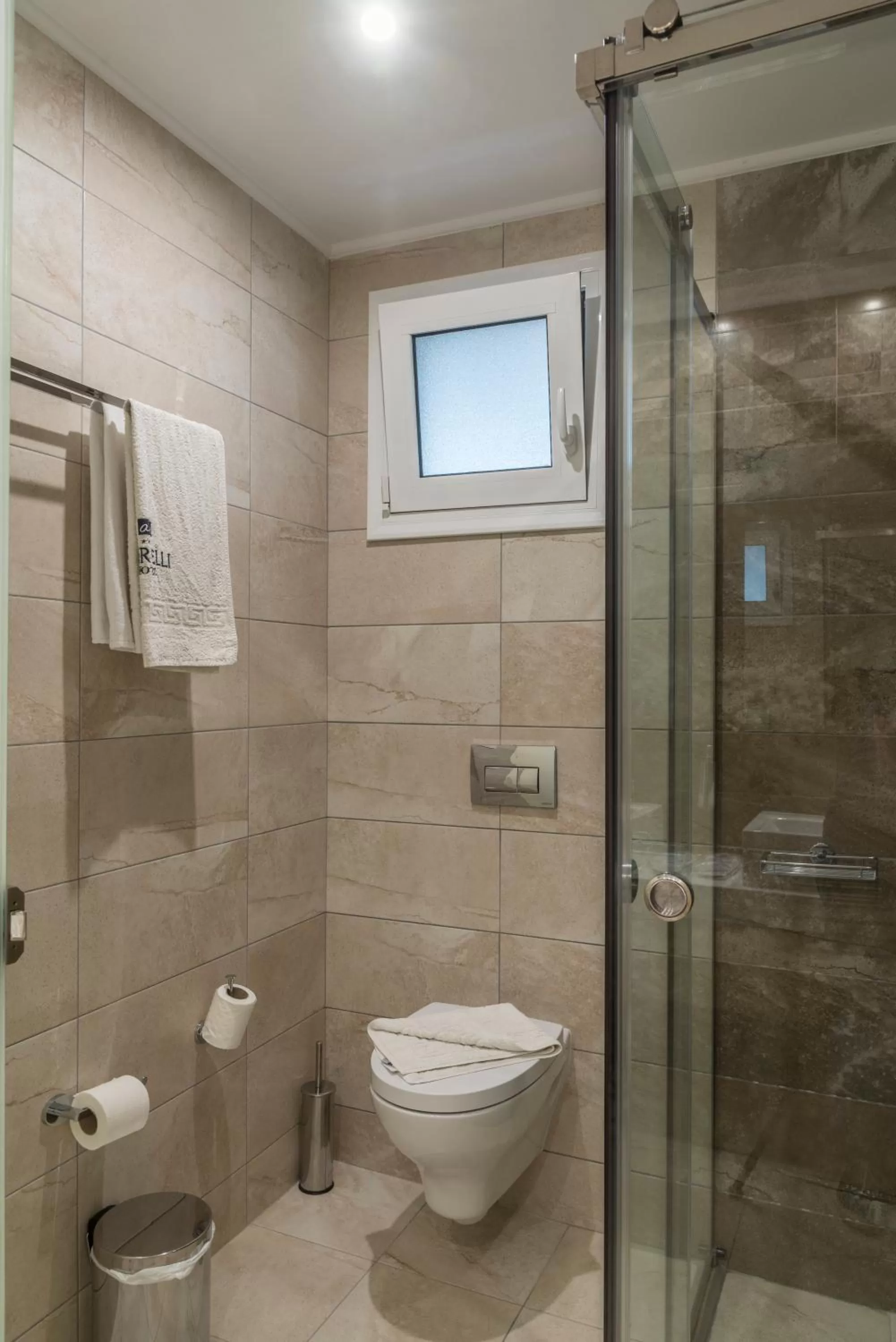 Shower in Agrelli Hotel & Suites