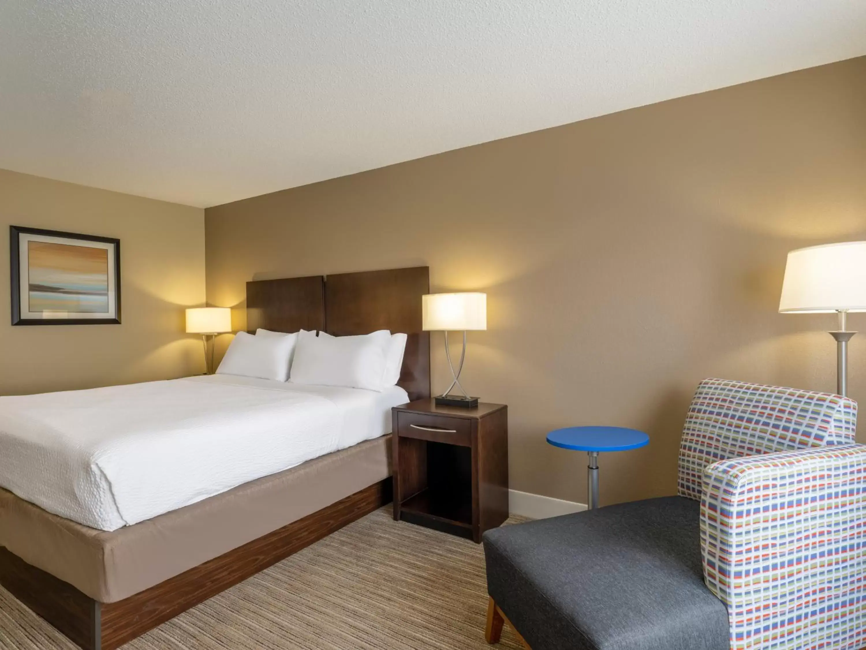 Photo of the whole room, Bed in Holiday Inn Express Gas City, an IHG Hotel