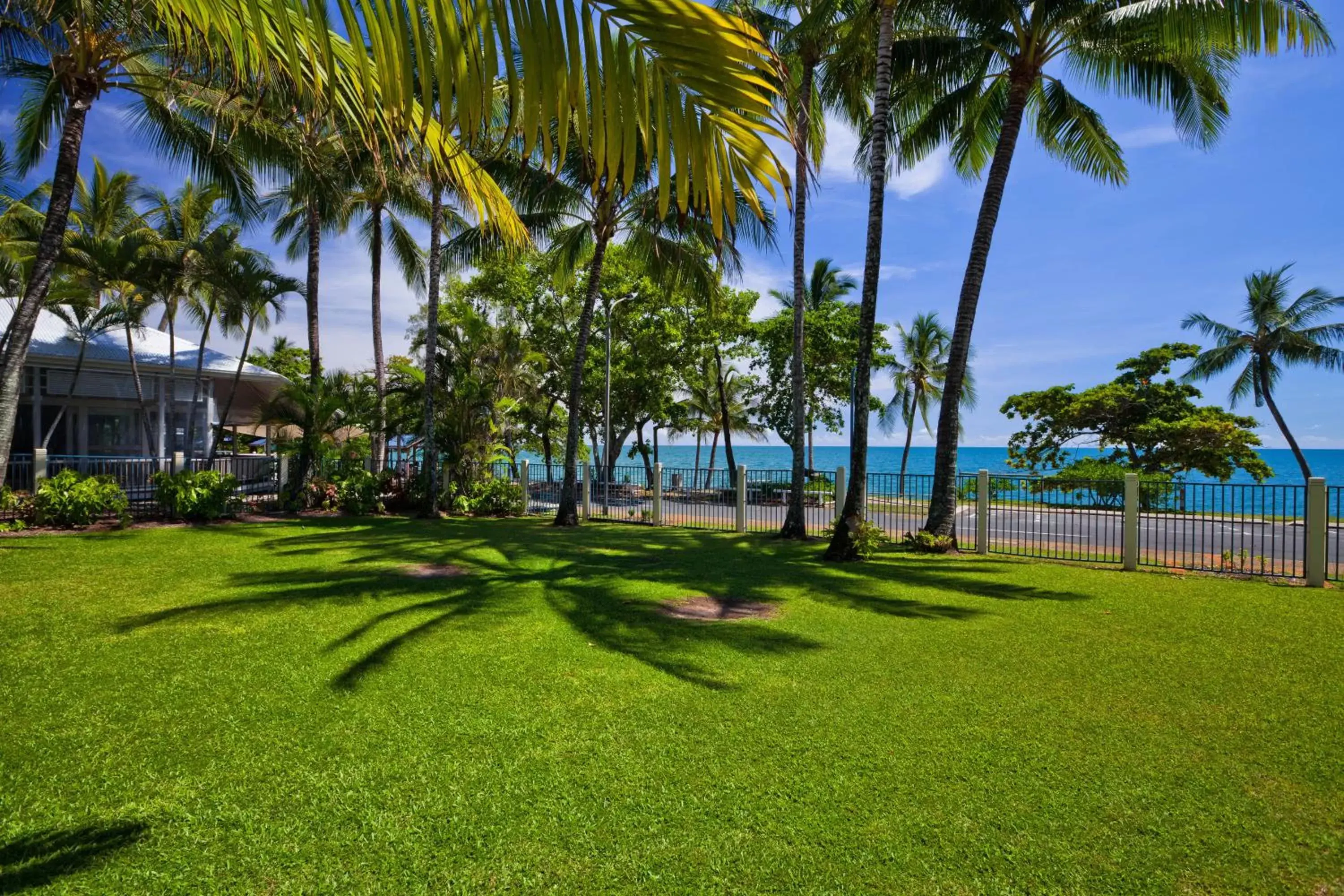 Area and facilities, Garden in Coral Sands Beachfront Resort