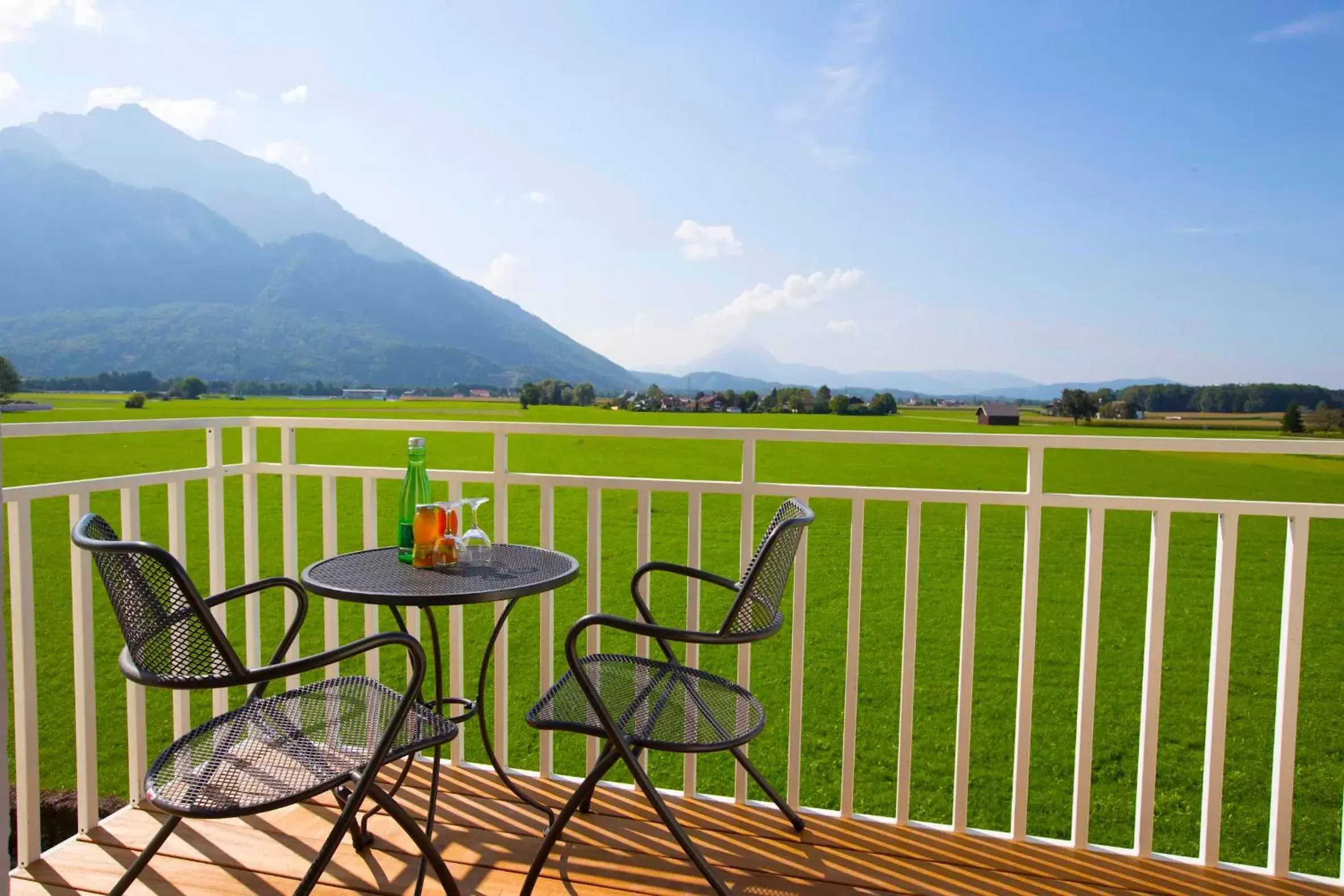 Balcony/Terrace in Momentum Hotel