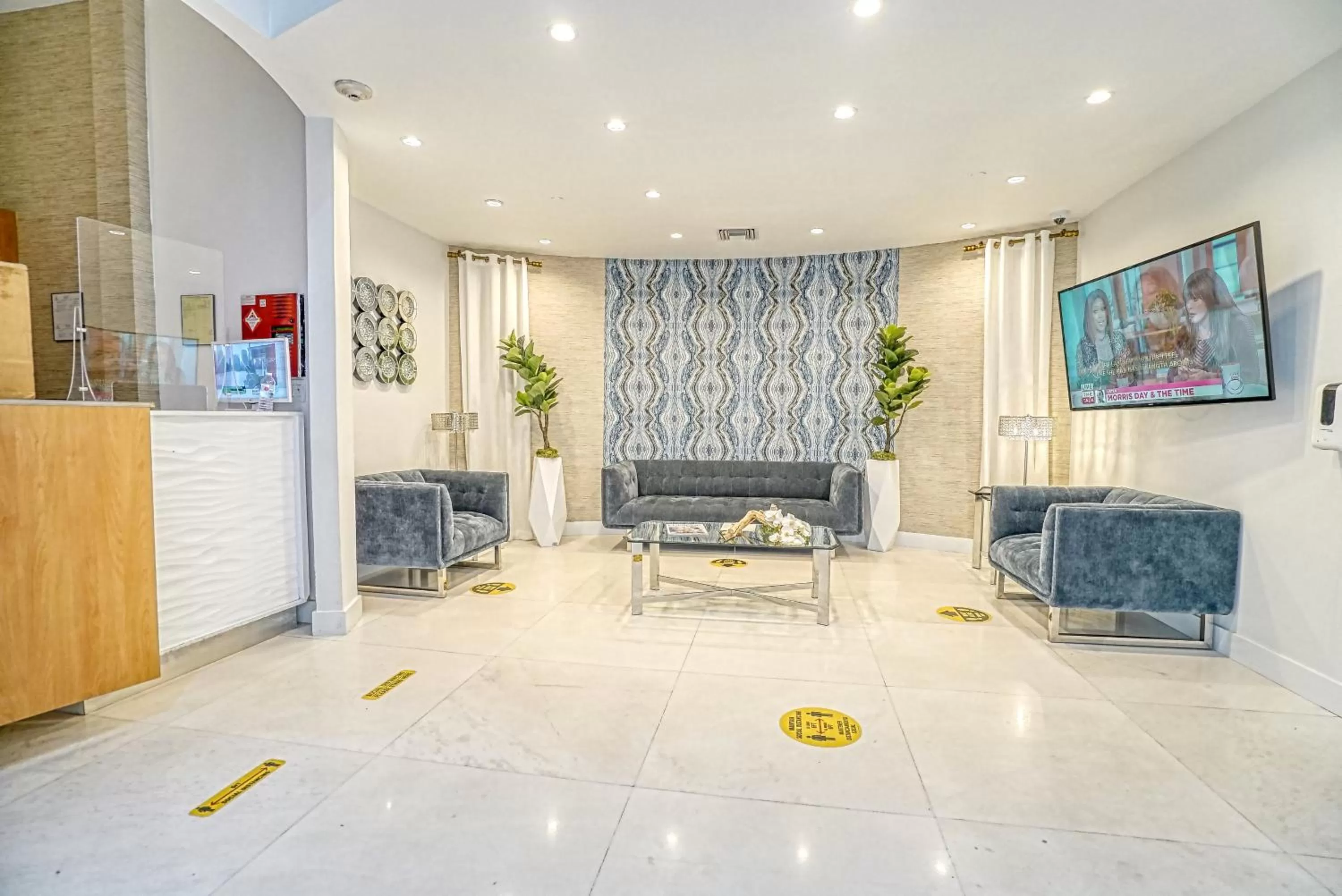 Living room in Deluxe apartments at the Congress