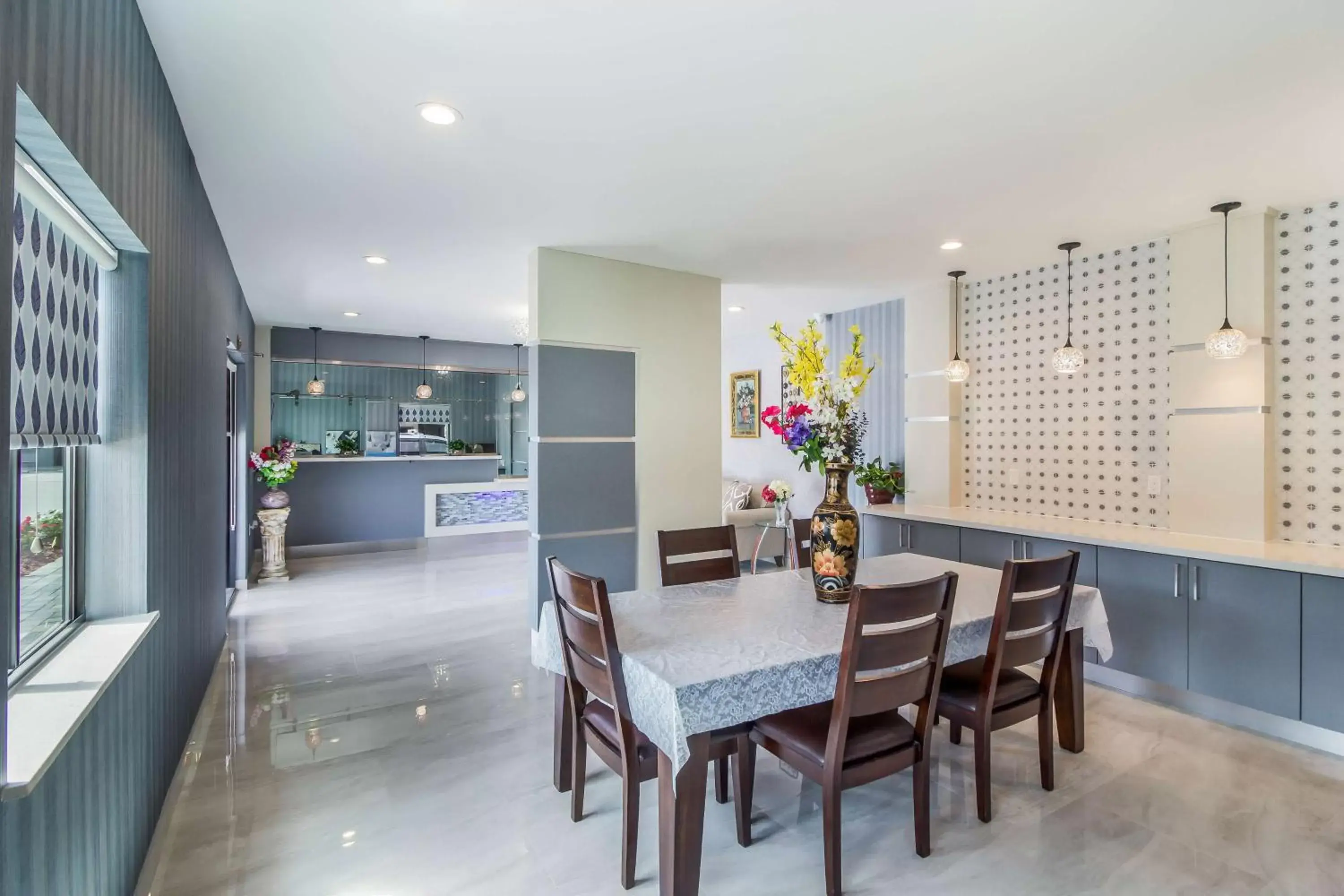 Lobby or reception in Studio 6 Deer Park, Tx Lobby or reception in Studio 6 Deer Park, Tx