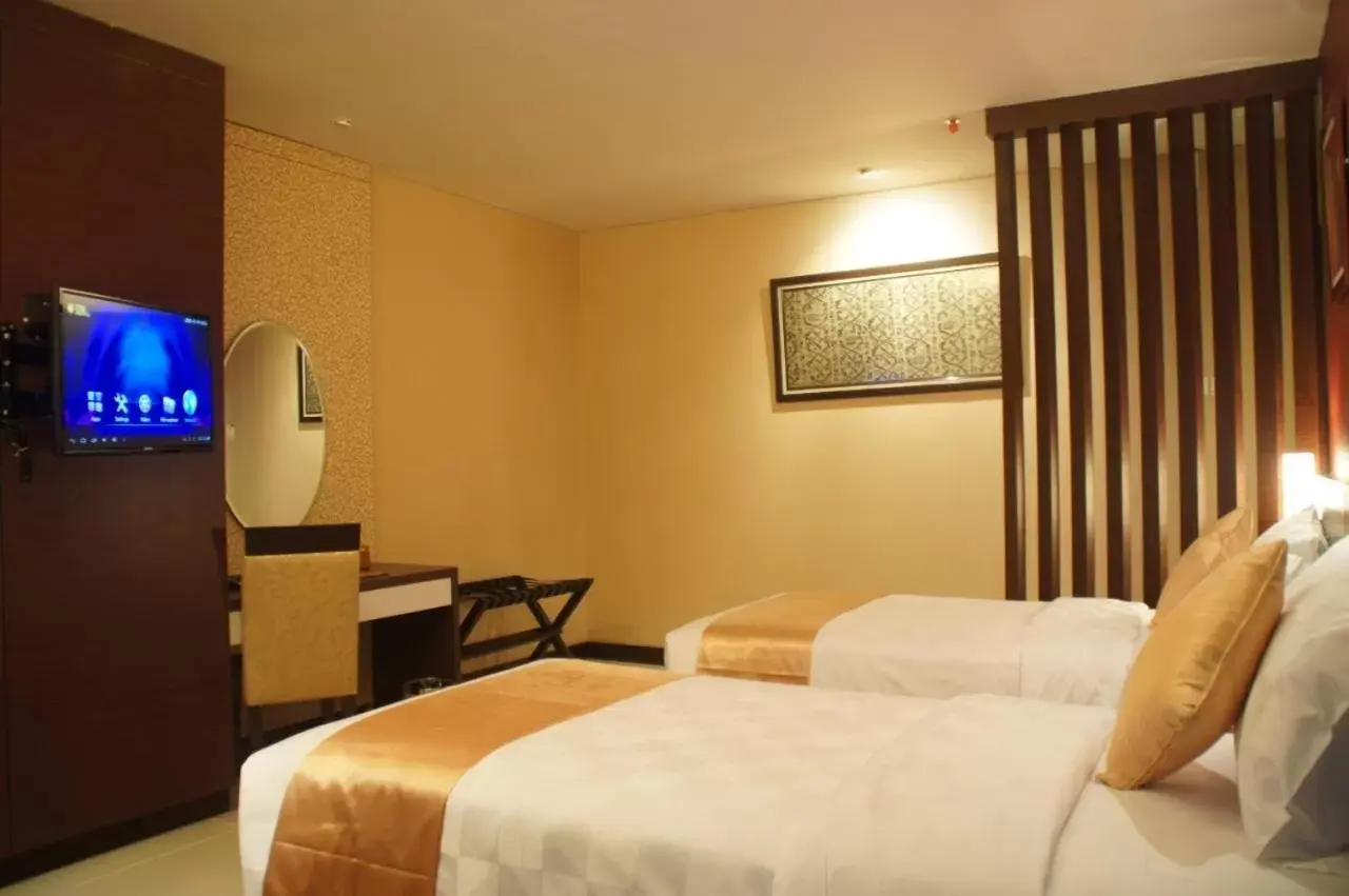 Bed in Balairung Hotel Jakarta