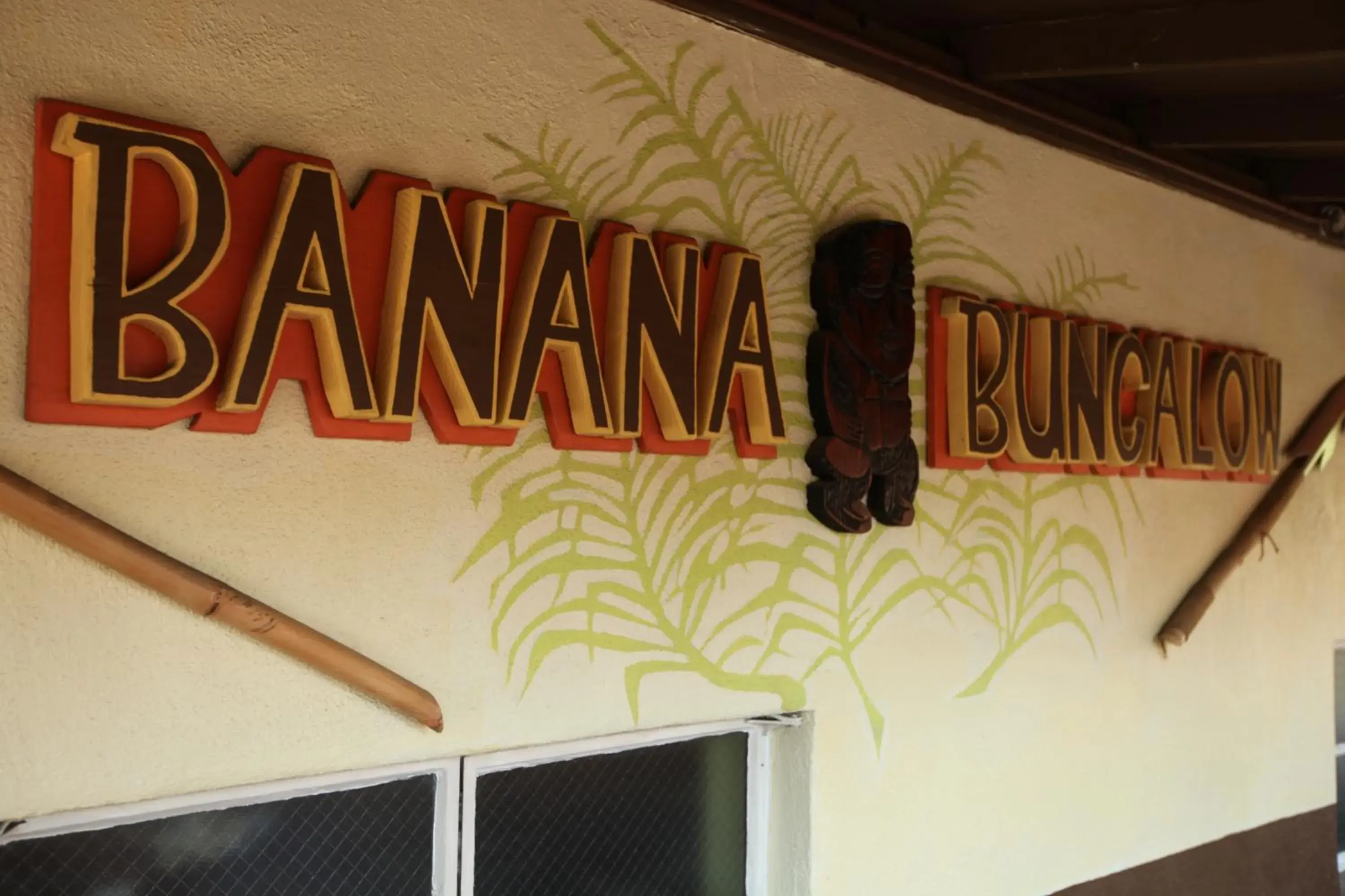 Property logo or sign in Banana Bungalow Hollywood Hotel & Hostel