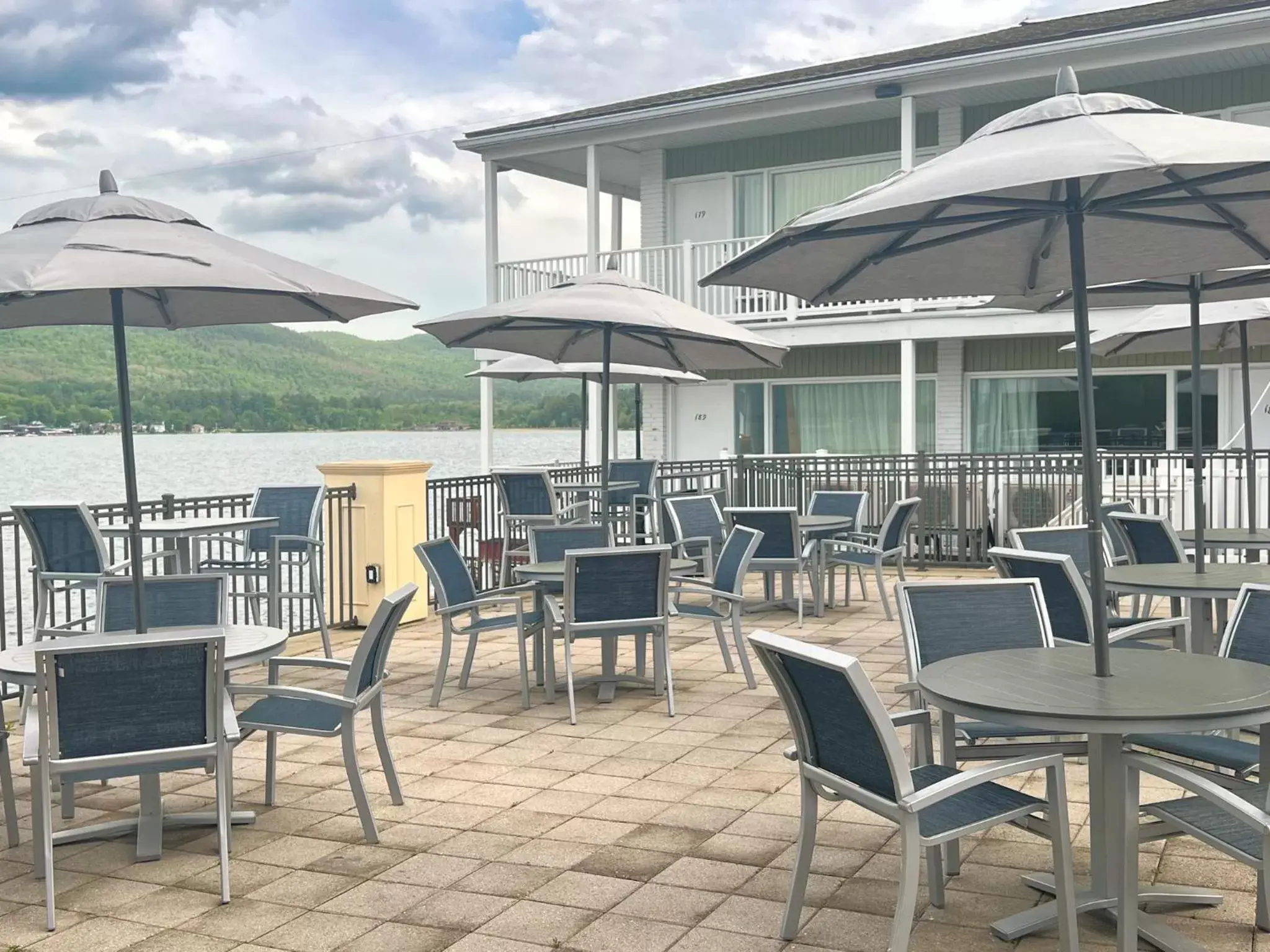 Patio, Restaurant/Places to Eat in The Georgian Lakeside Resort