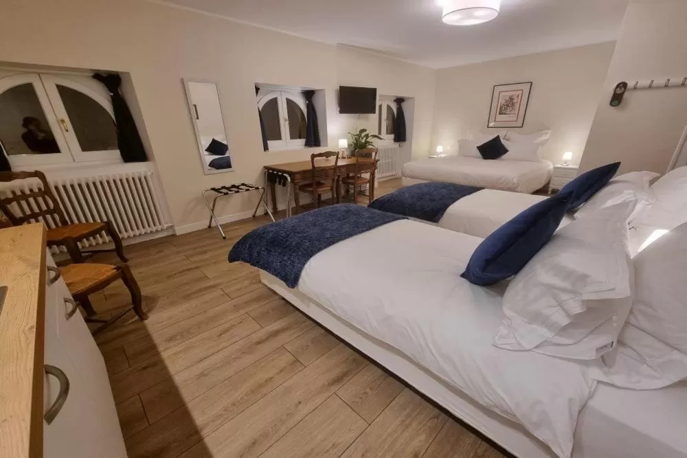 Photo of the whole room in Le Rodin Bazas