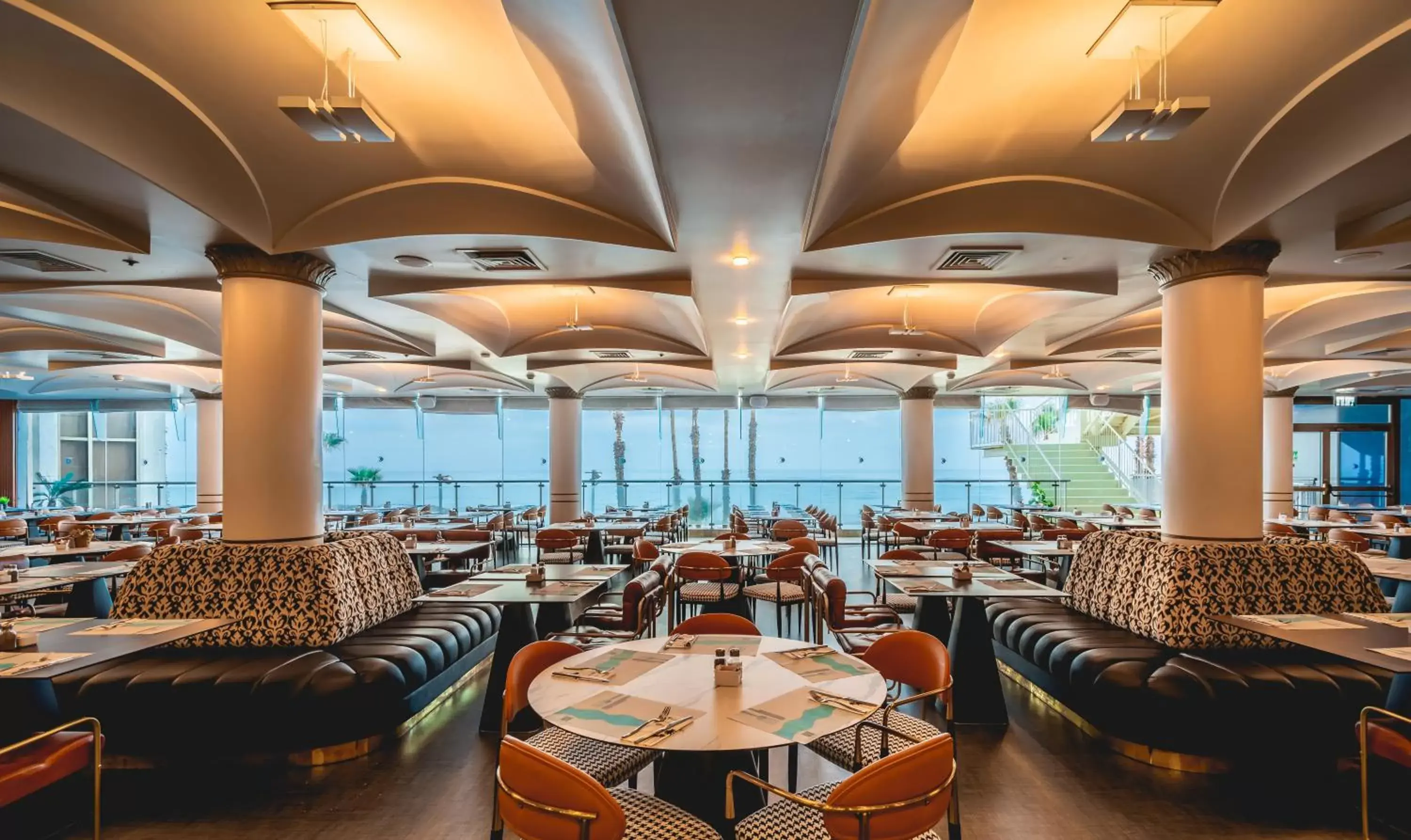 Restaurant/places to eat in Daniel Herzliya Hotel