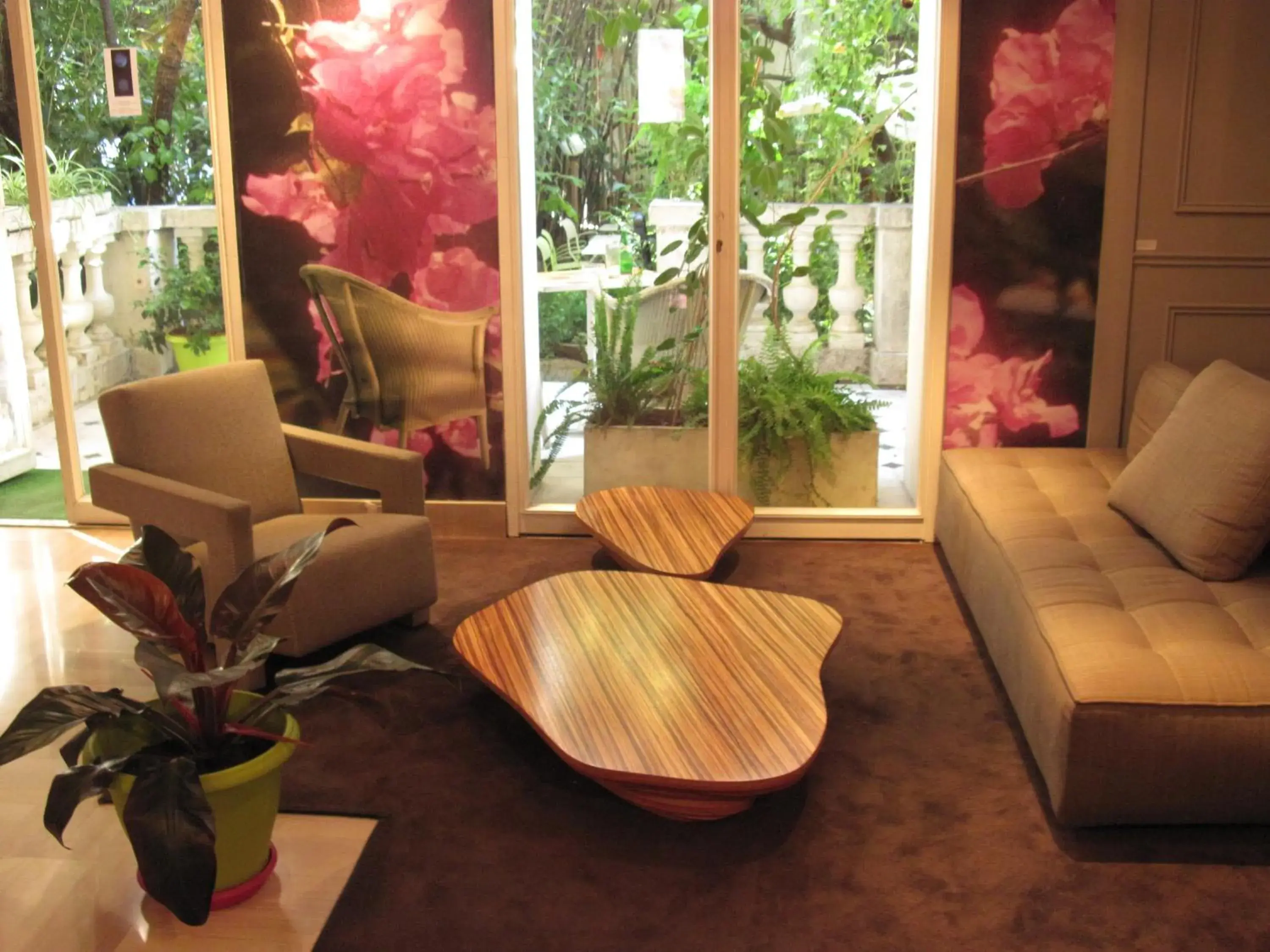 Lobby or reception, Seating Area in Le Windsor, Jungle Art Hotel