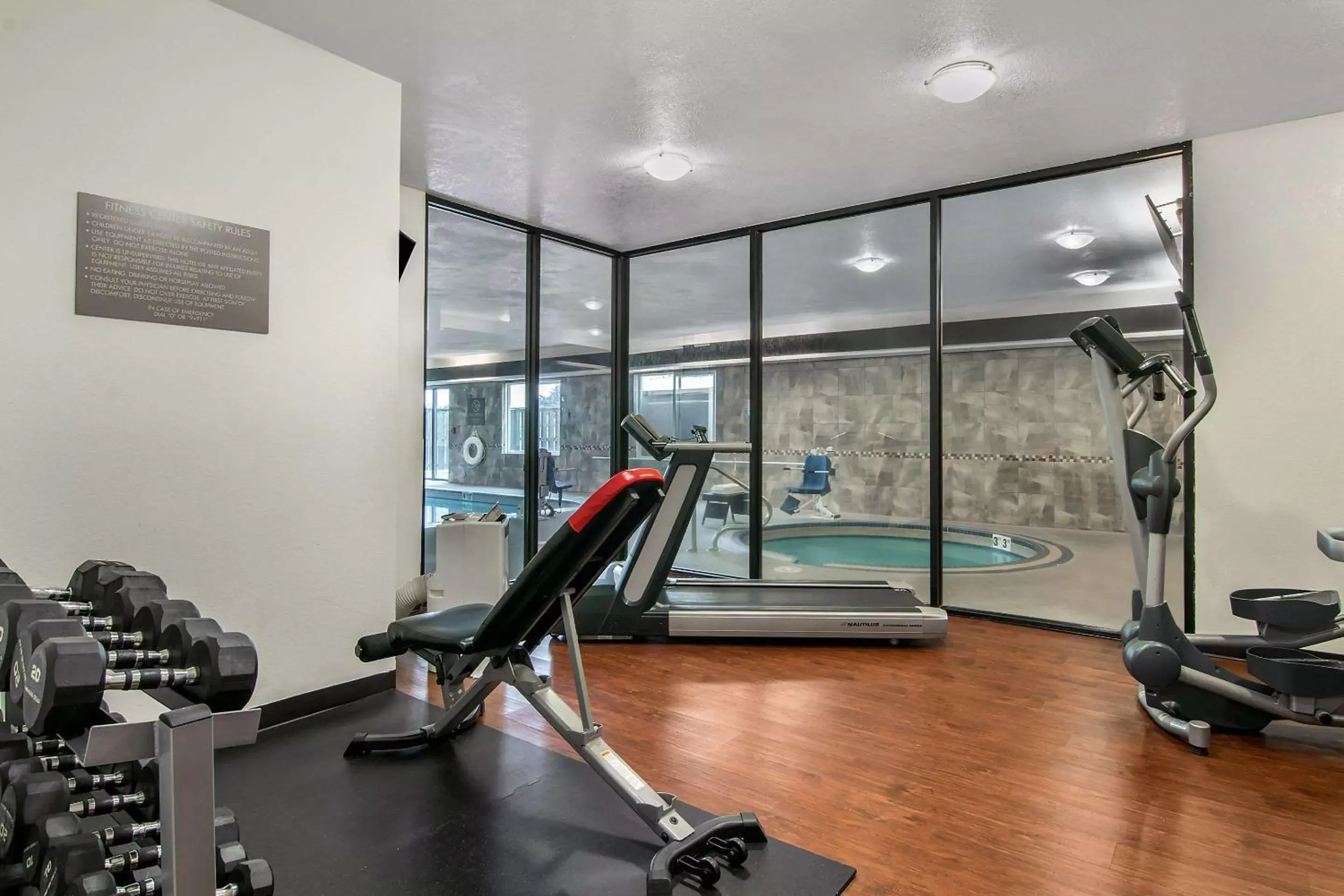 Fitness centre/facilities, Fitness Center/Facilities in Comfort Suites Near Vancouver Mall