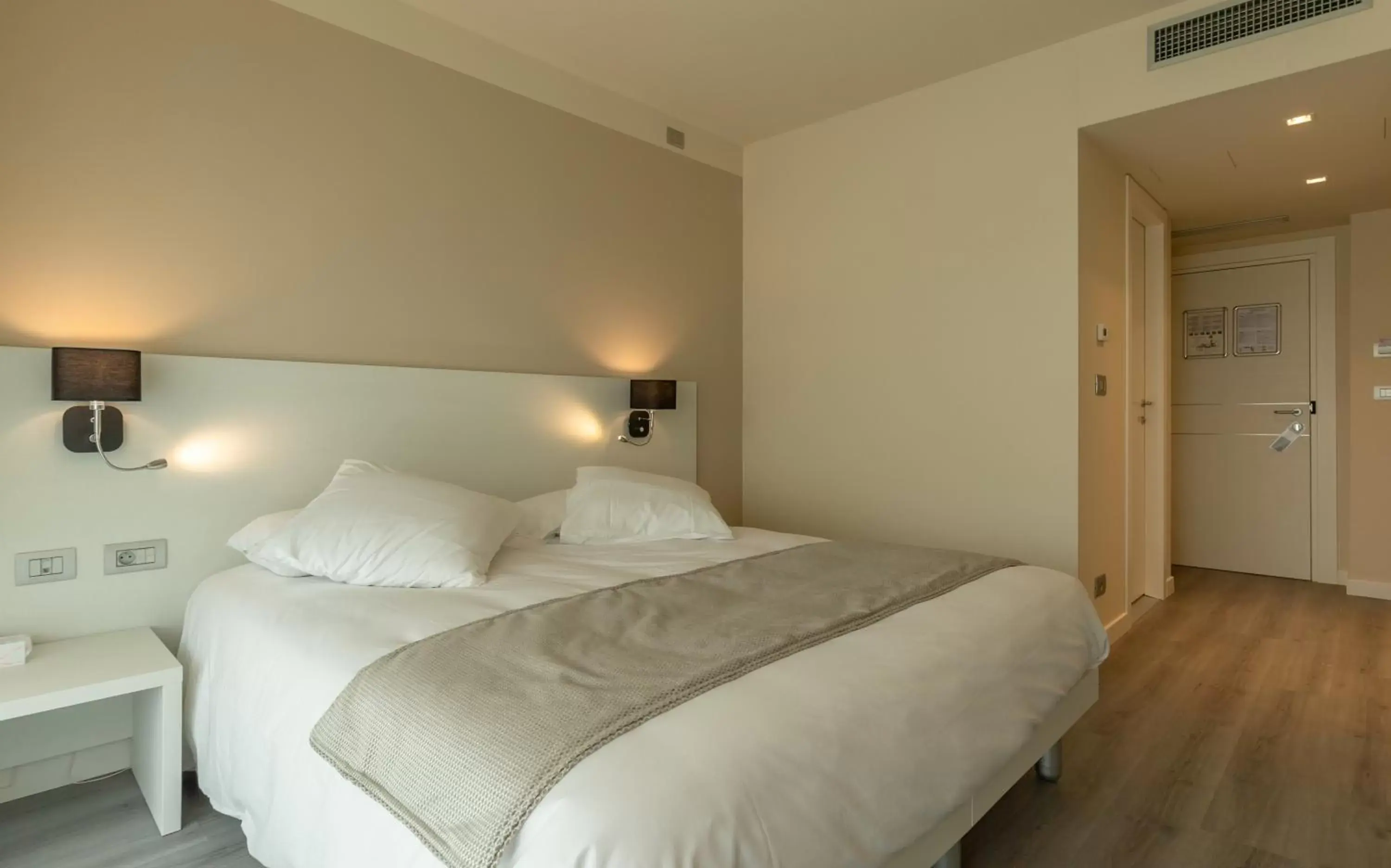 Bed in La Dolce Vita Hotel