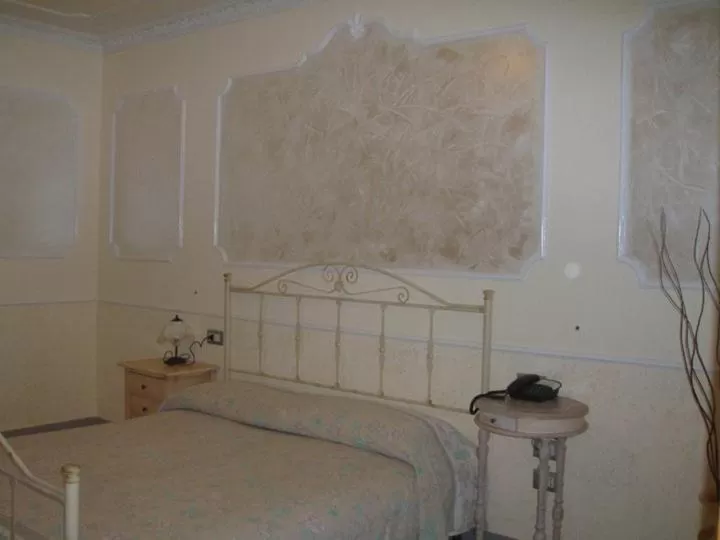 Decorative detail, Bed in Punto Verde